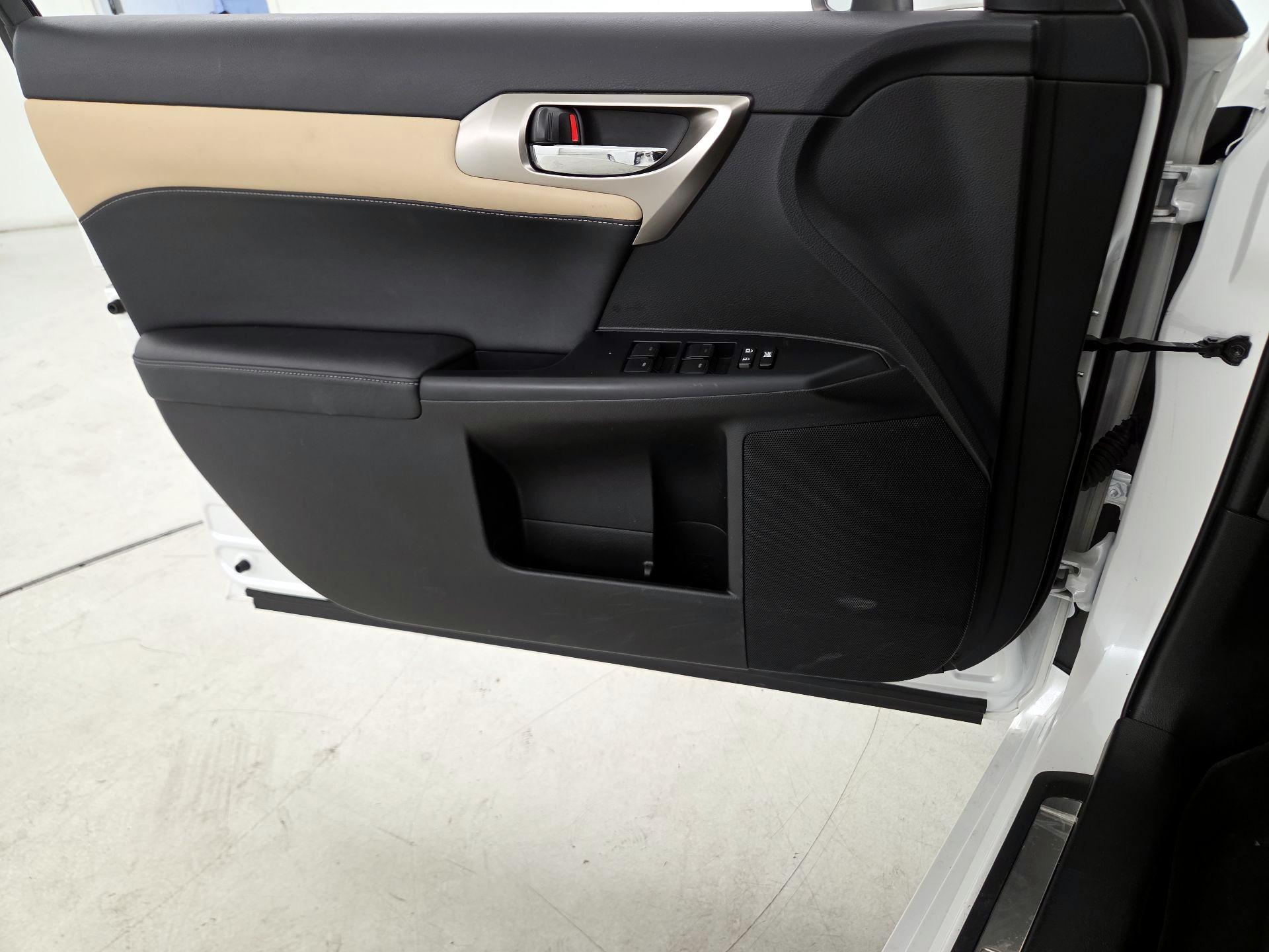 Thumbnail: 2016 Lexus CT - 12
