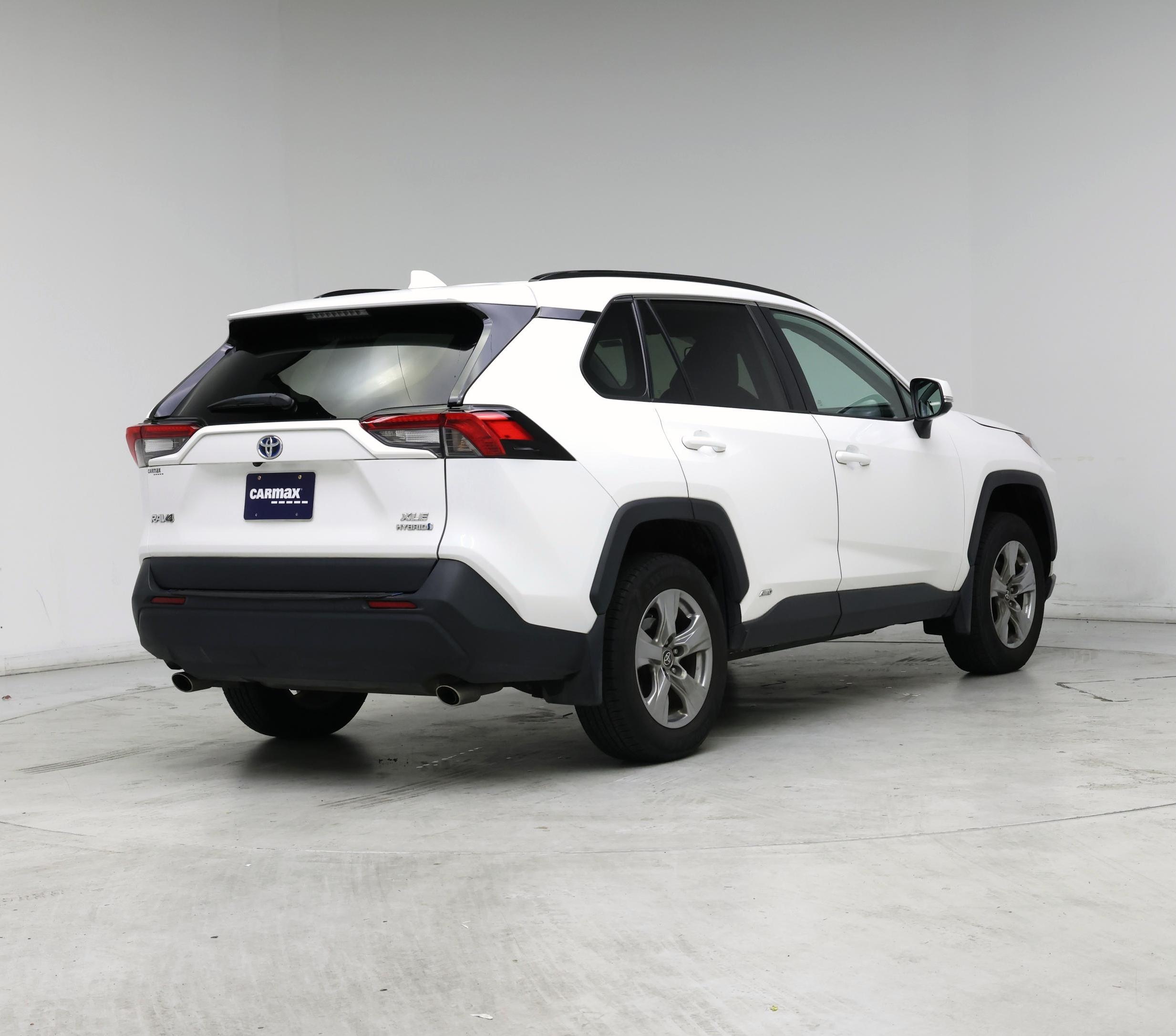 Thumbnail: 2024 Toyota RAV4 - 8