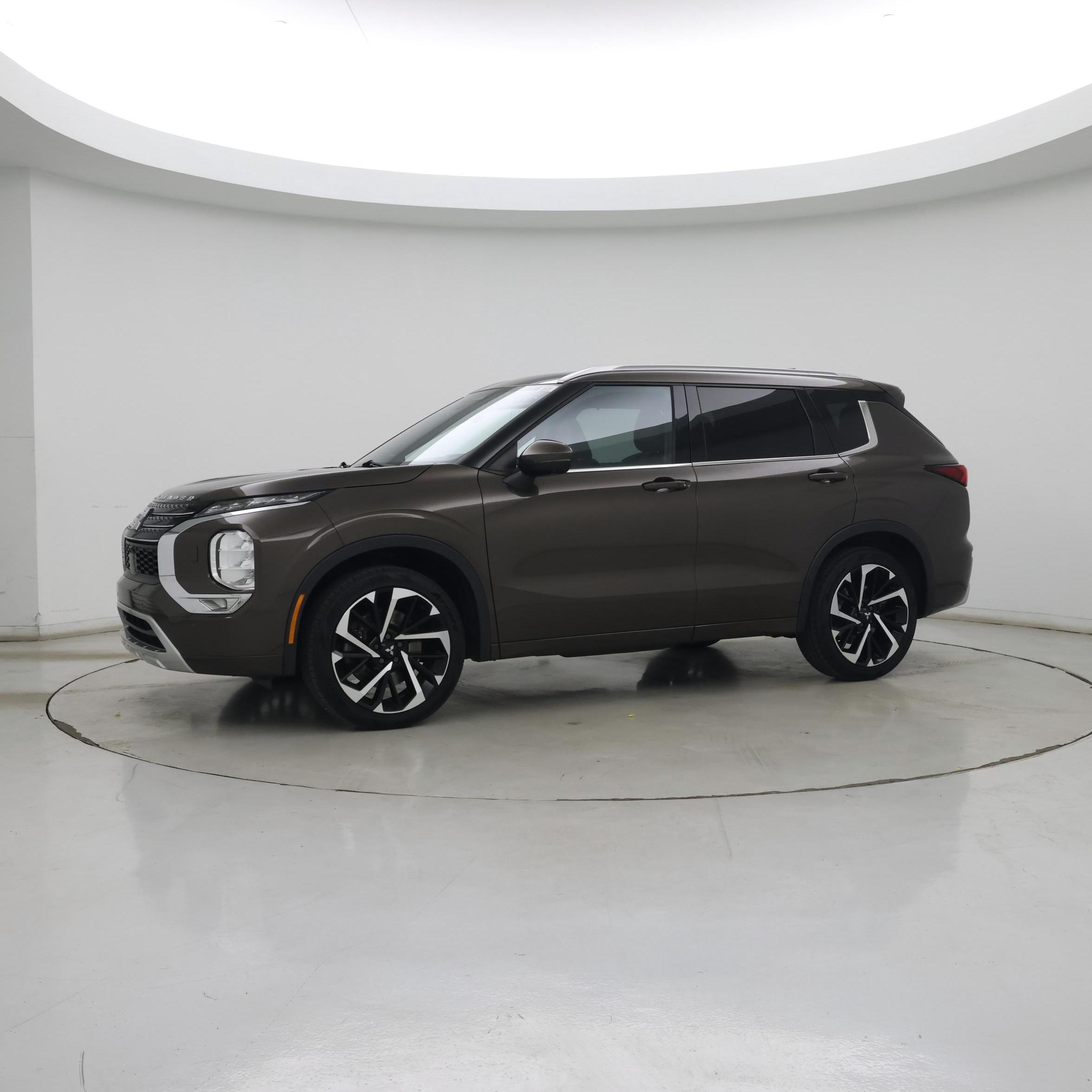 Thumbnail: 2022 Mitsubishi Outlander - 4