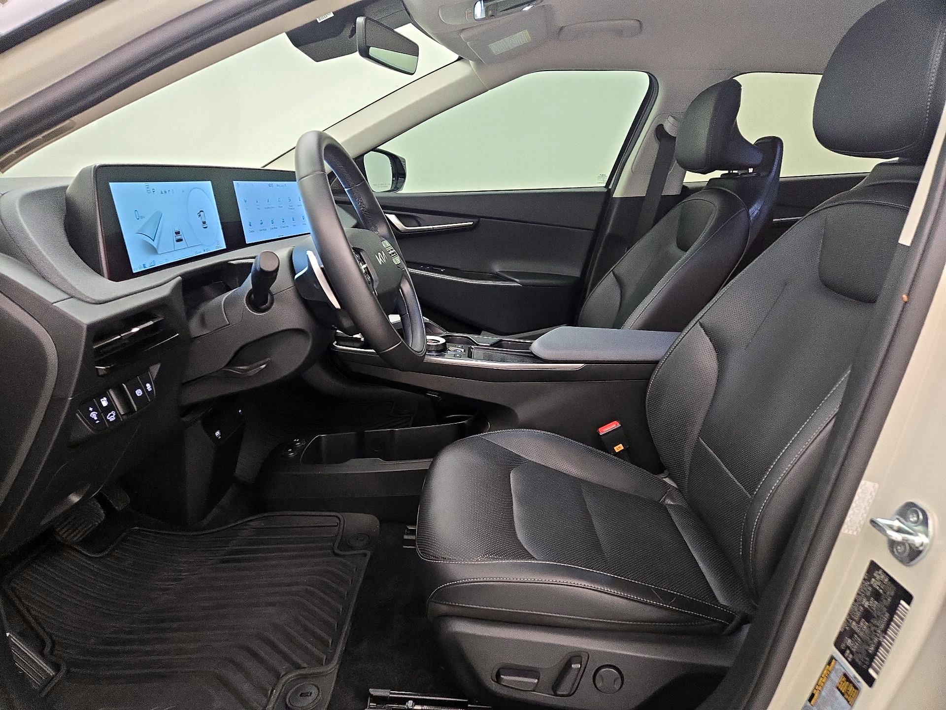 Thumbnail: 2023 Kia EV6 - 11