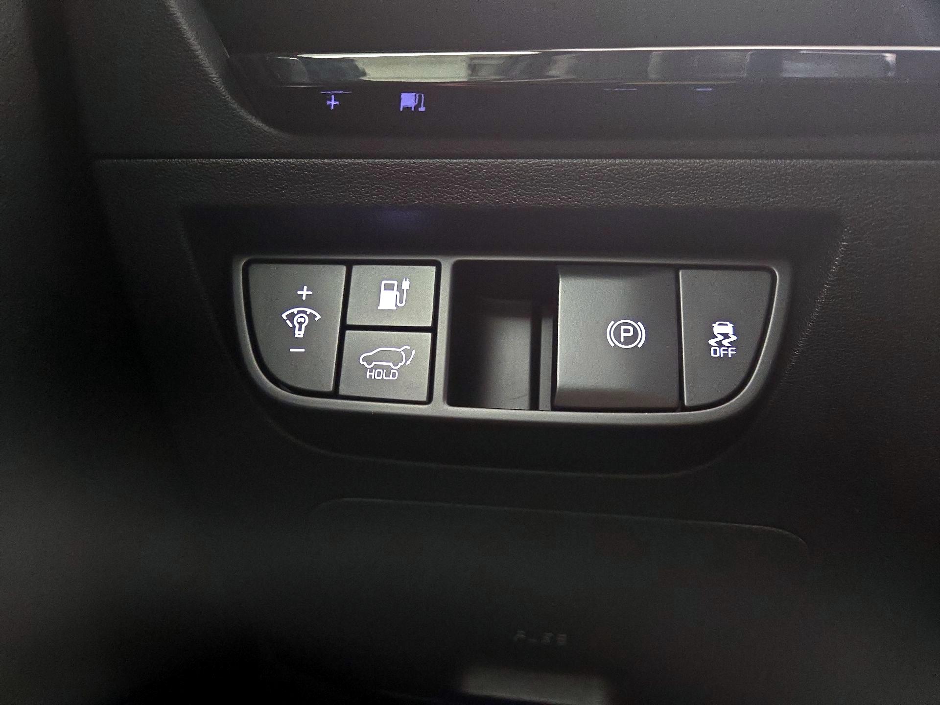 Thumbnail: 2023 Kia EV6 - 13