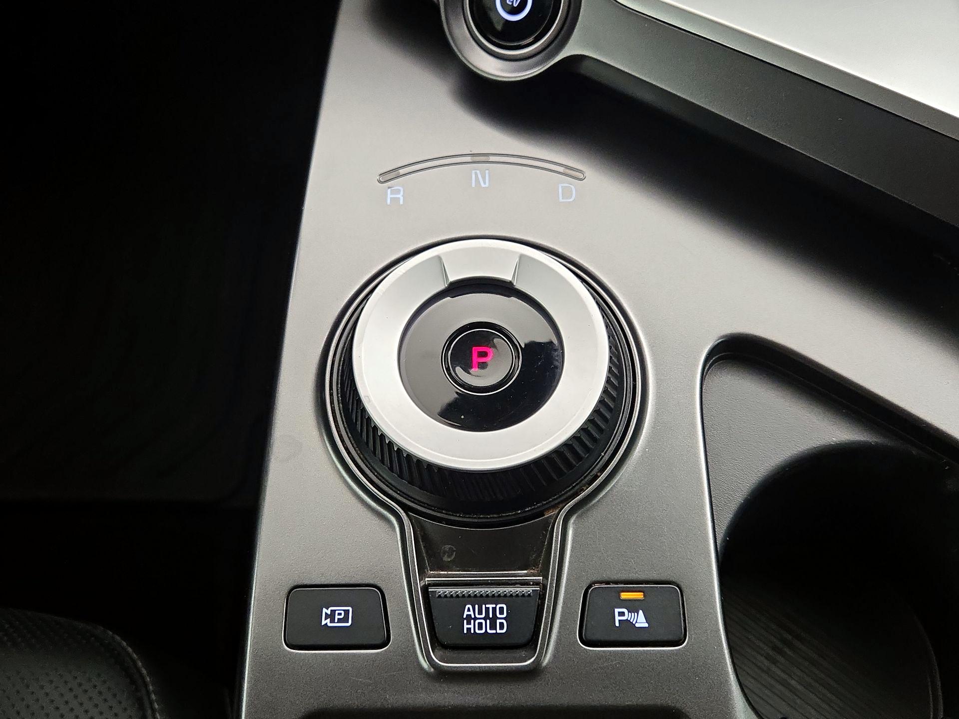 Thumbnail: 2023 Kia EV6 - 18