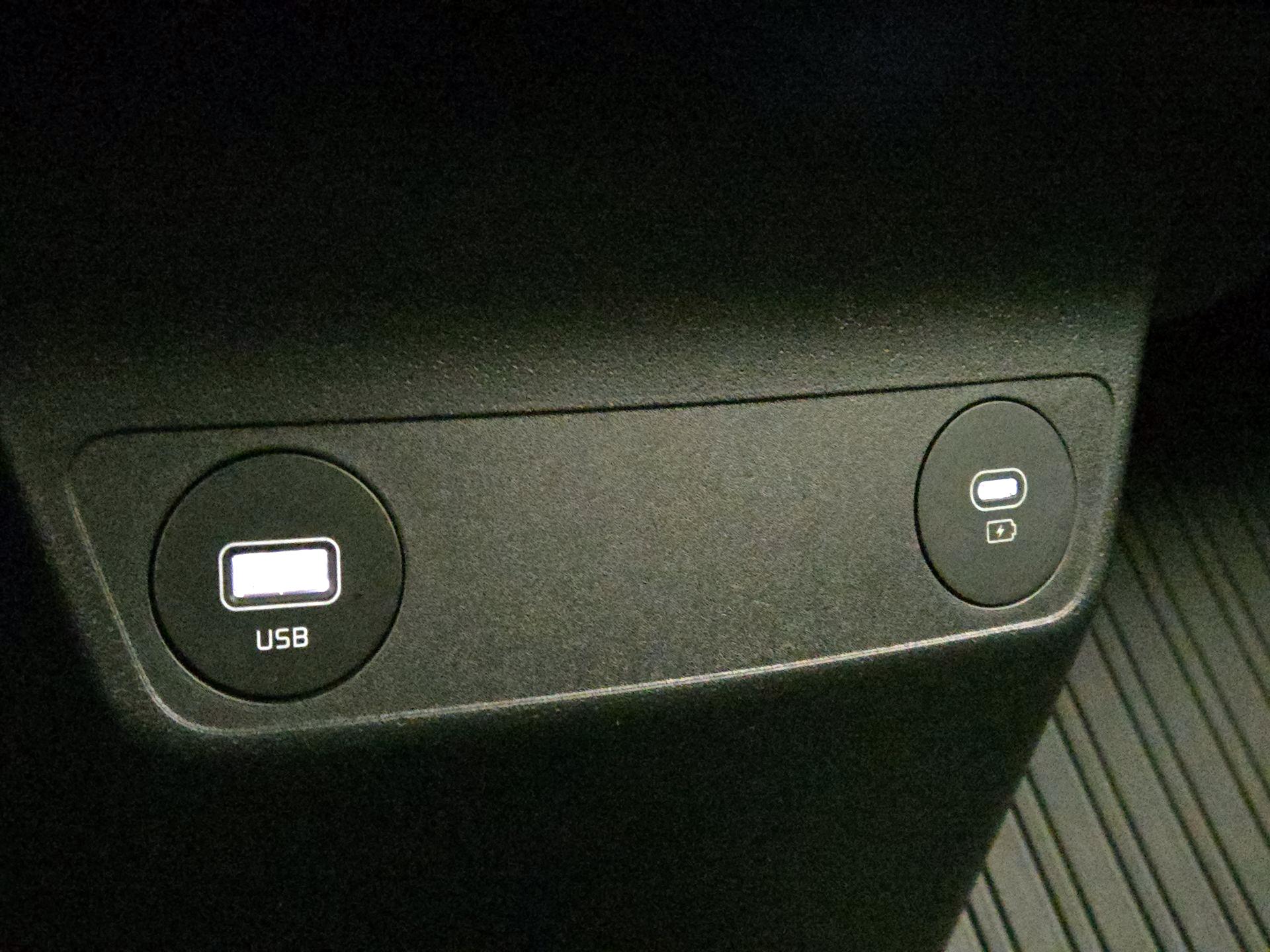 Thumbnail: 2023 Kia EV6 - 19