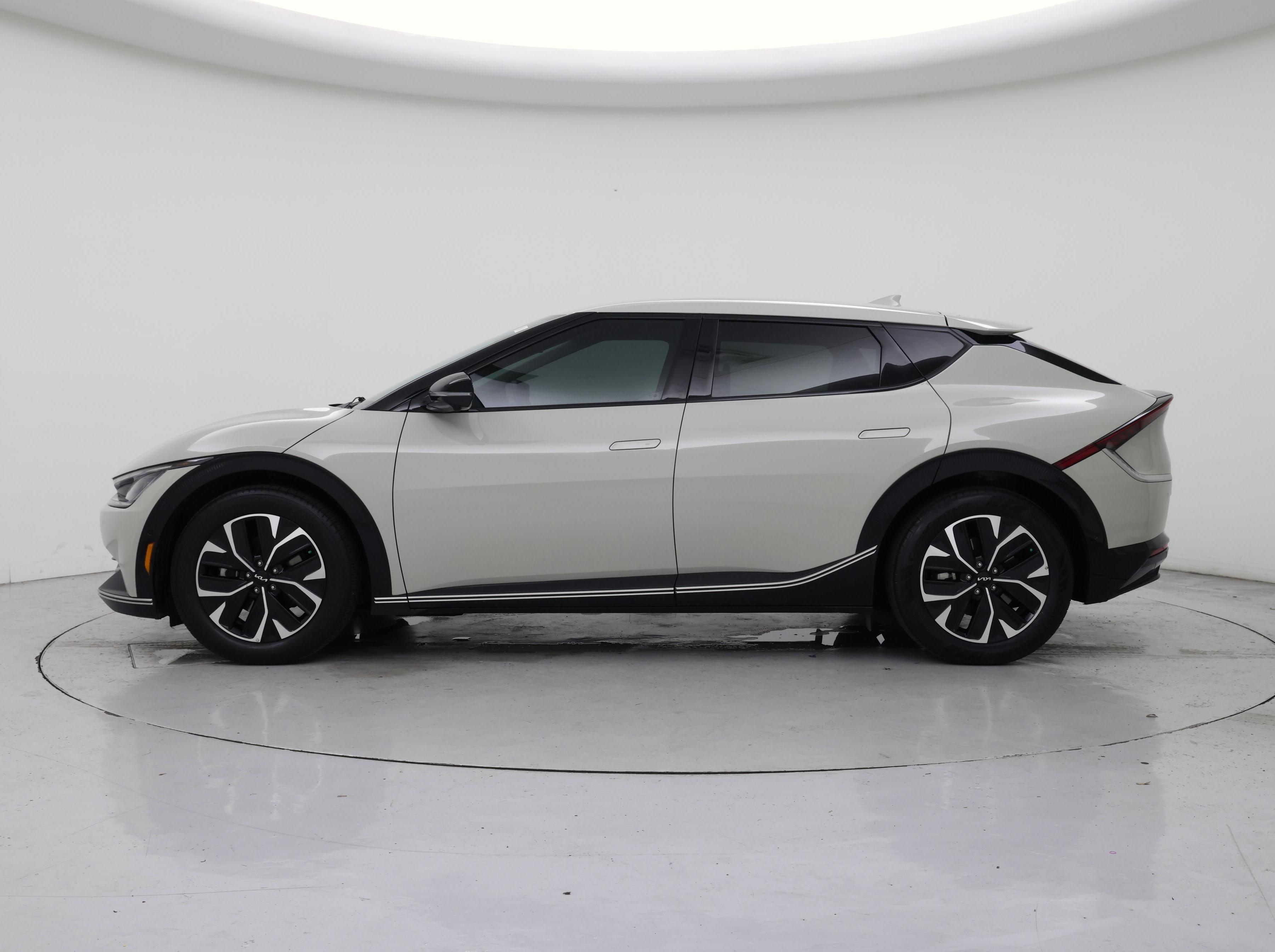 Thumbnail: 2023 Kia EV6 - 3
