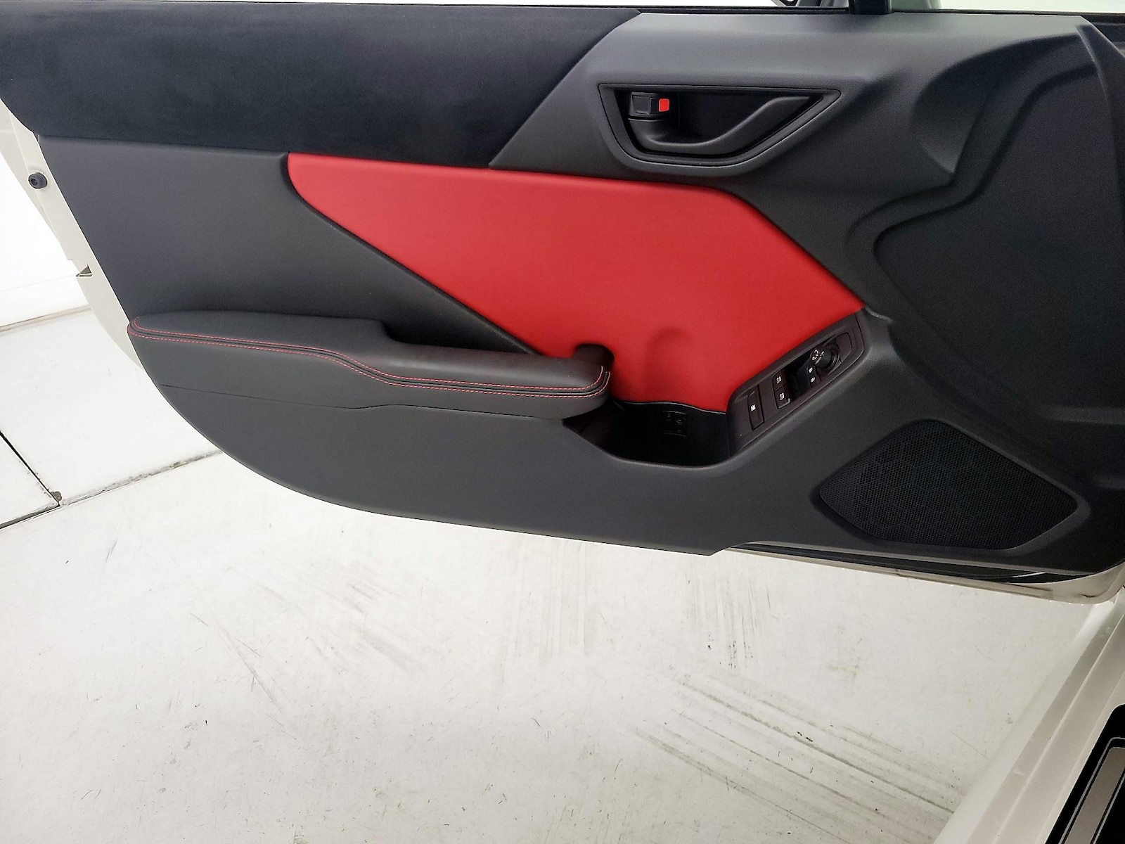 2024 Toyota GR86 Trueno Edition - Photo 13