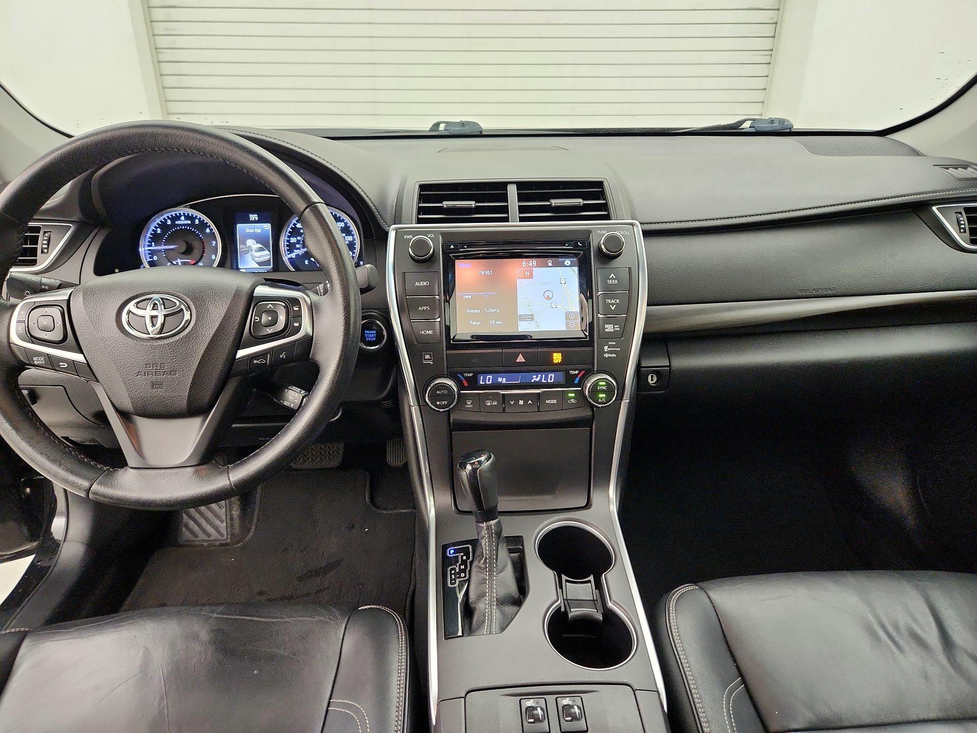 Thumbnail: 2015 Toyota Camry - 9