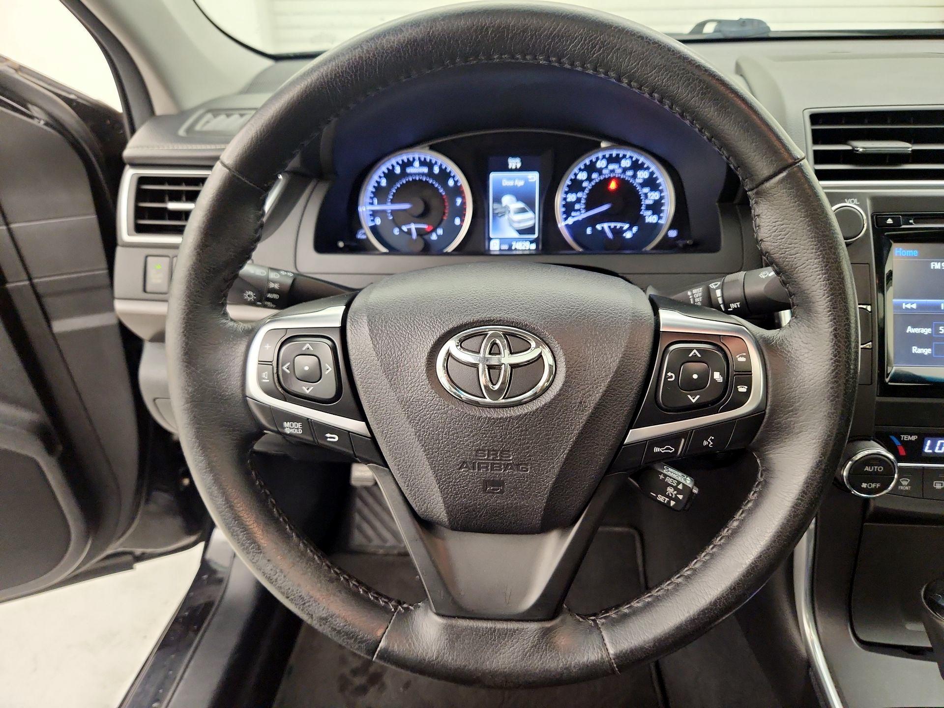 Thumbnail: 2015 Toyota Camry - 10