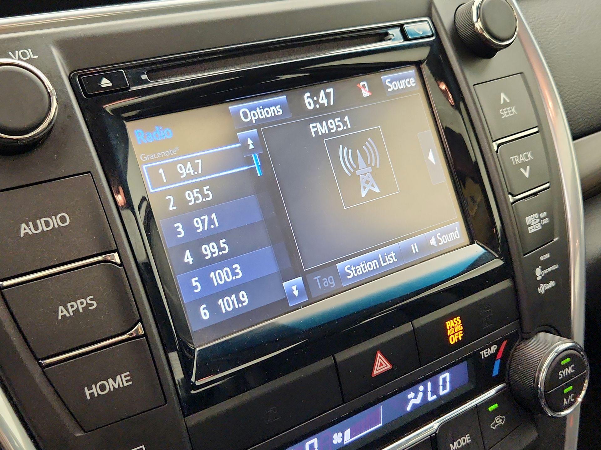 Thumbnail: 2015 Toyota Camry - 15