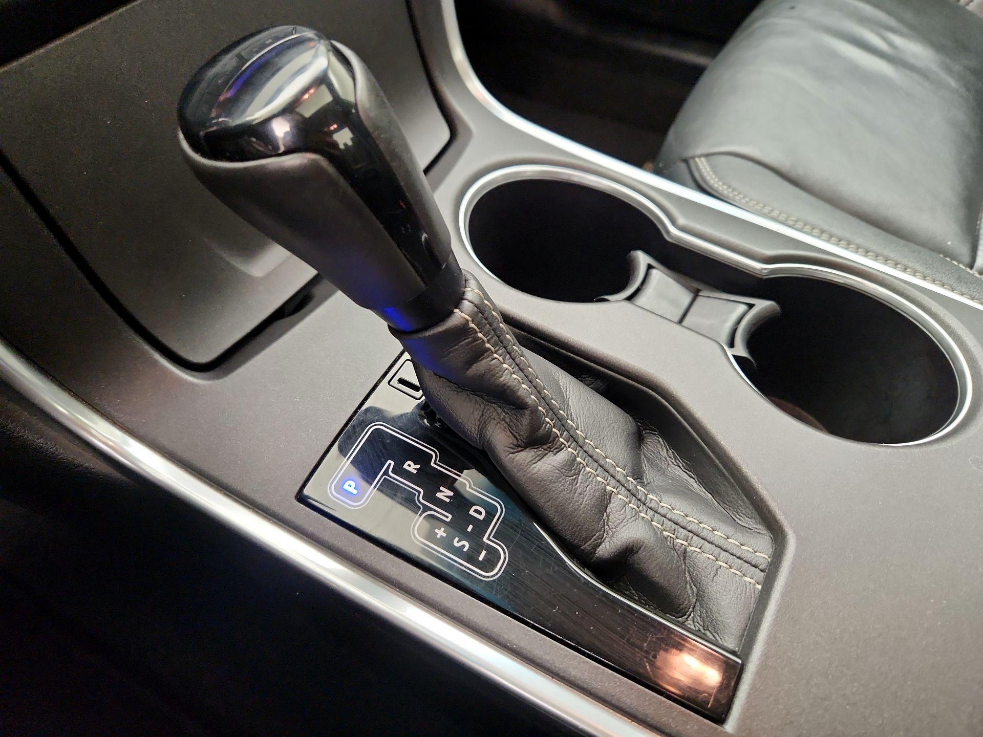 Thumbnail: 2015 Toyota Camry - 17