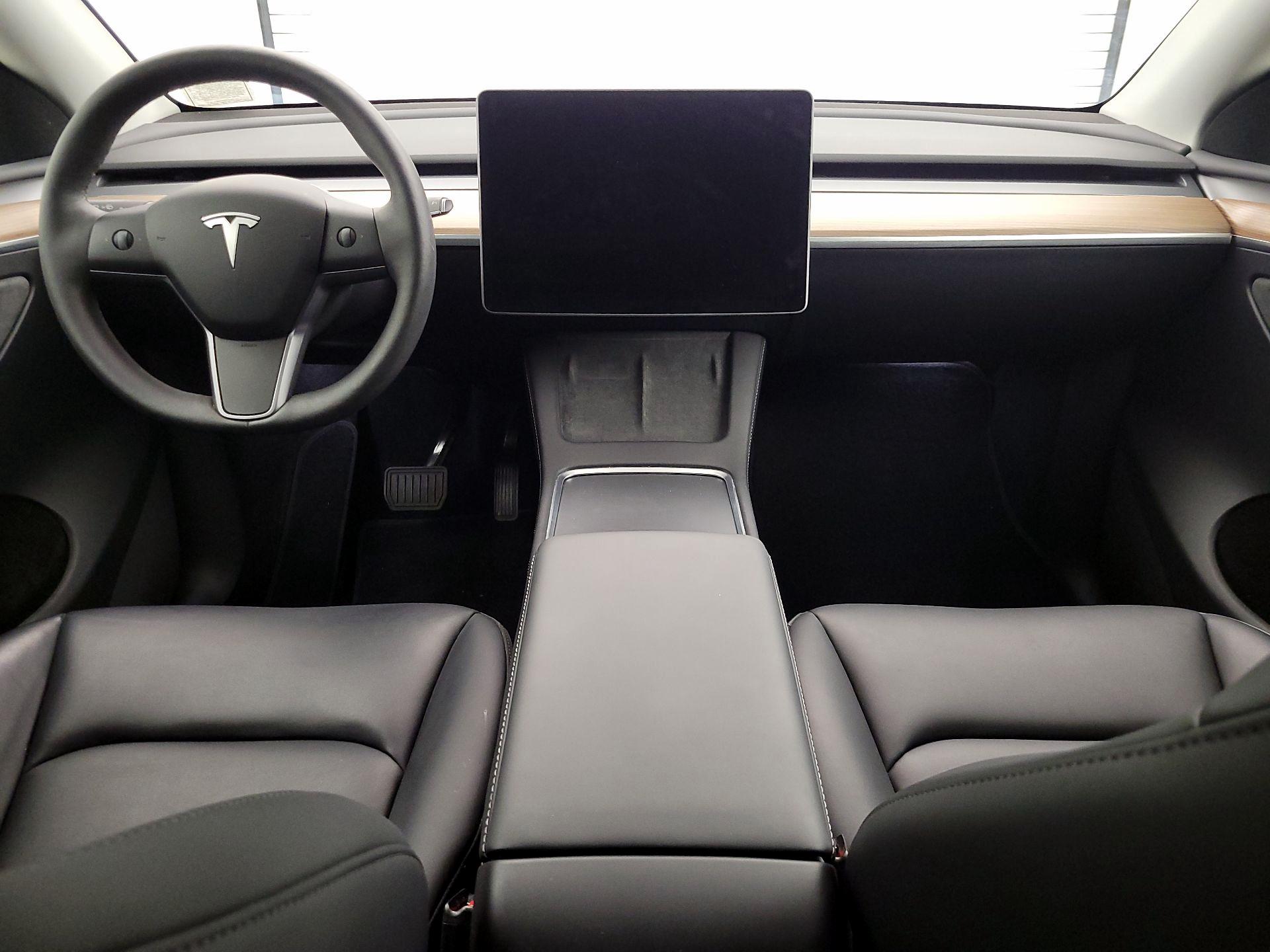 Thumbnail: 2025 Tesla Model Y - 9