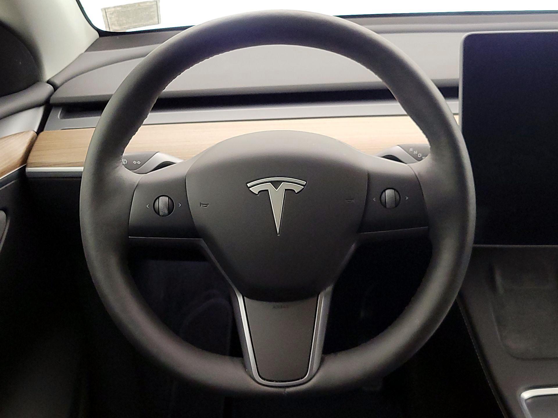 Thumbnail: 2025 Tesla Model Y - 10