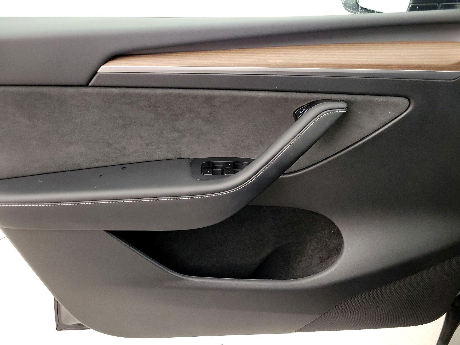 Thumbnail: 2025 Tesla Model Y - 12