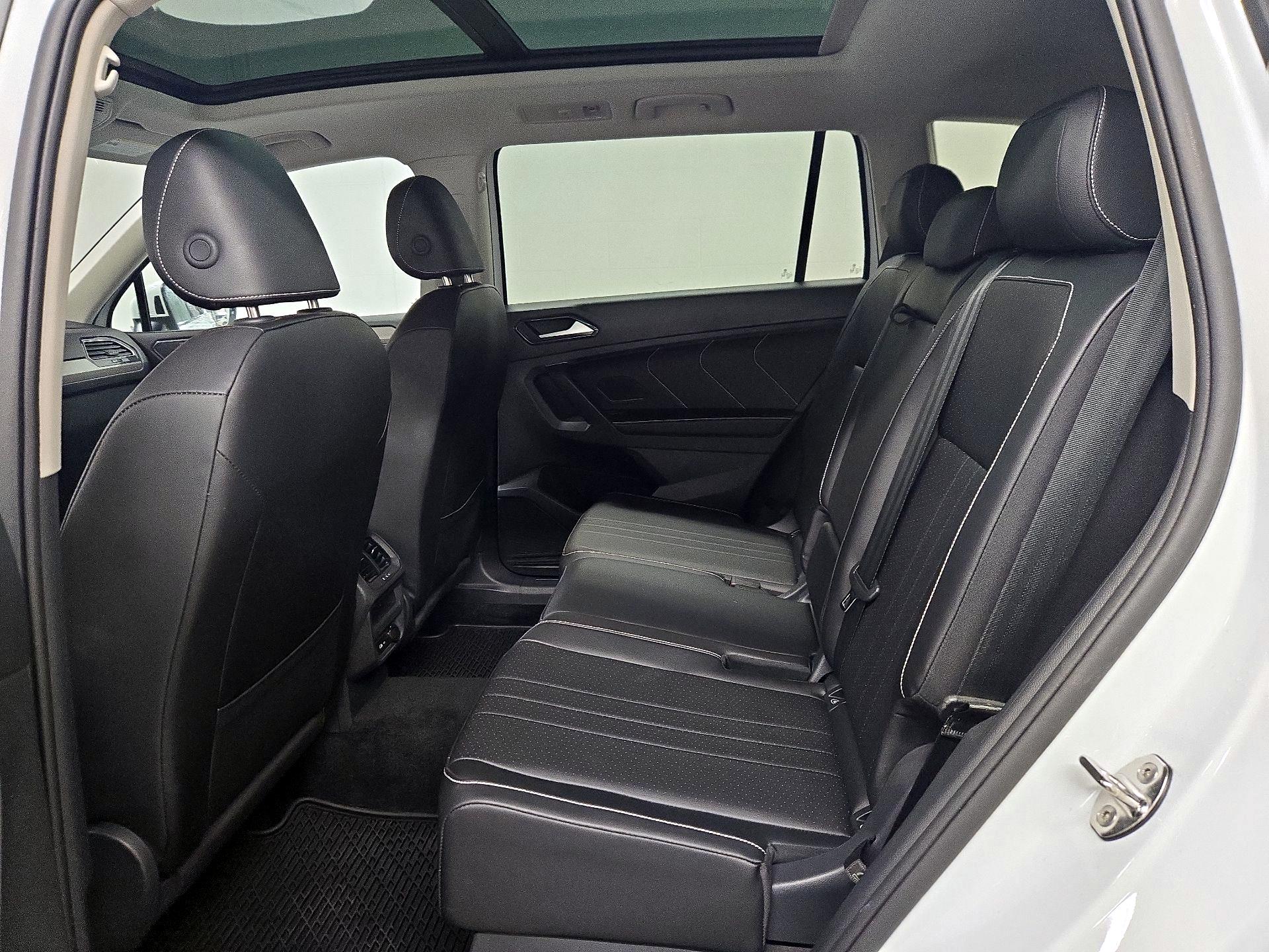 Thumbnail: 2024 Volkswagen Tiguan - 20
