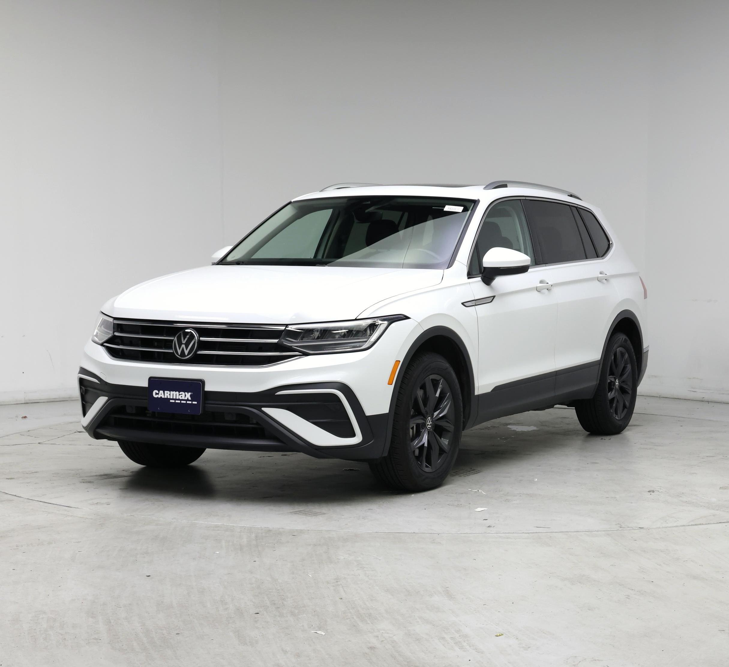 Thumbnail: 2024 Volkswagen Tiguan - 4