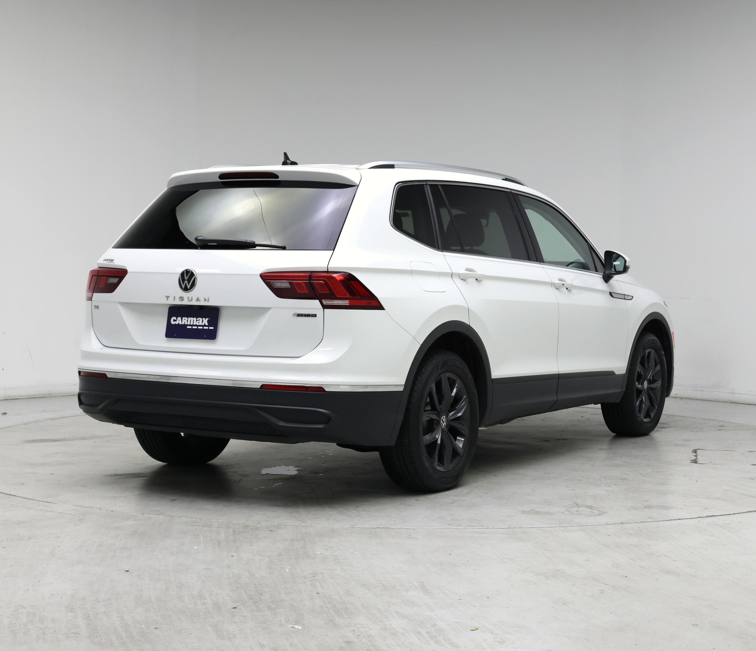 Thumbnail: 2024 Volkswagen Tiguan - 8