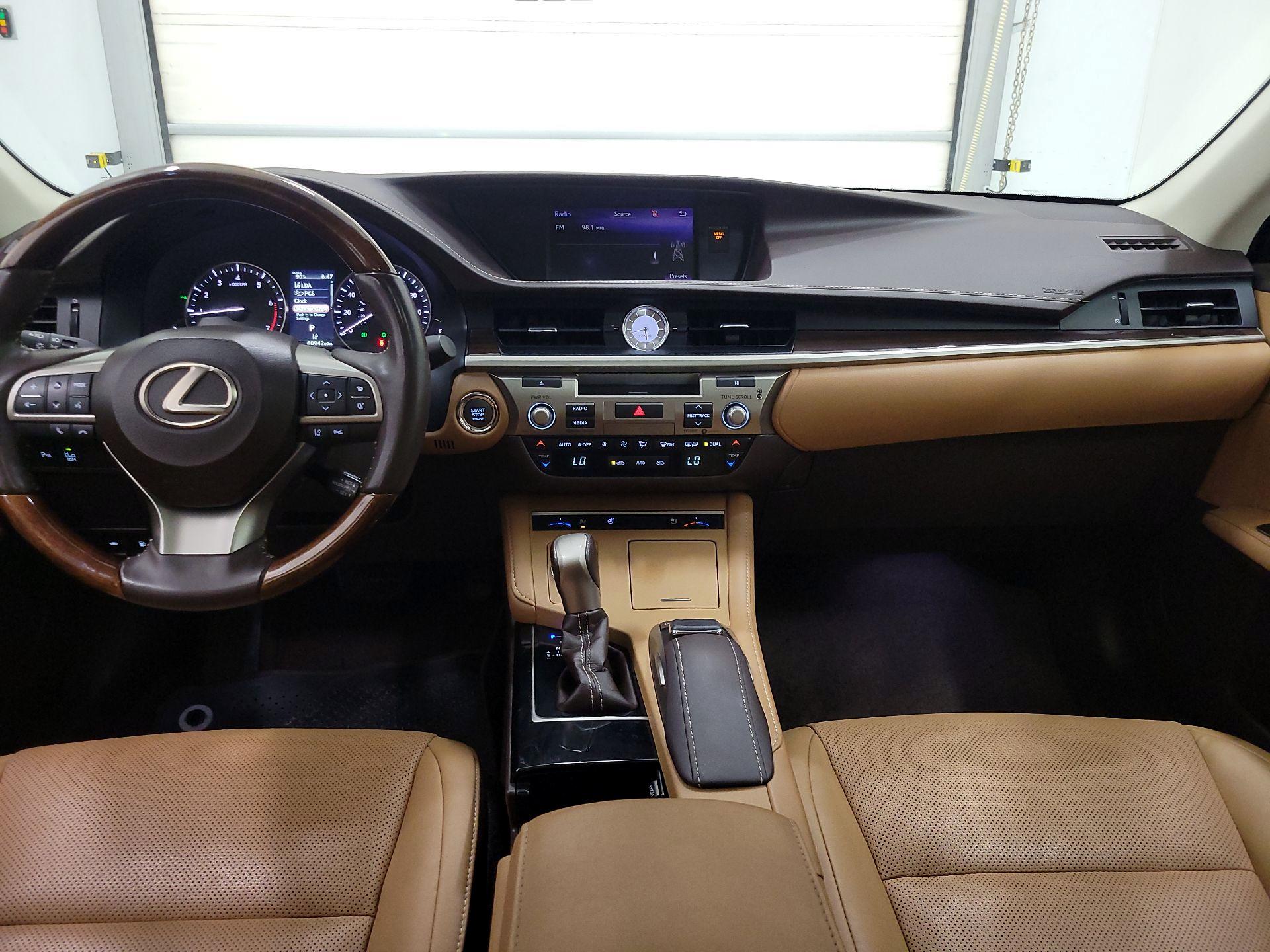 Thumbnail: 2017 Lexus ES - 9