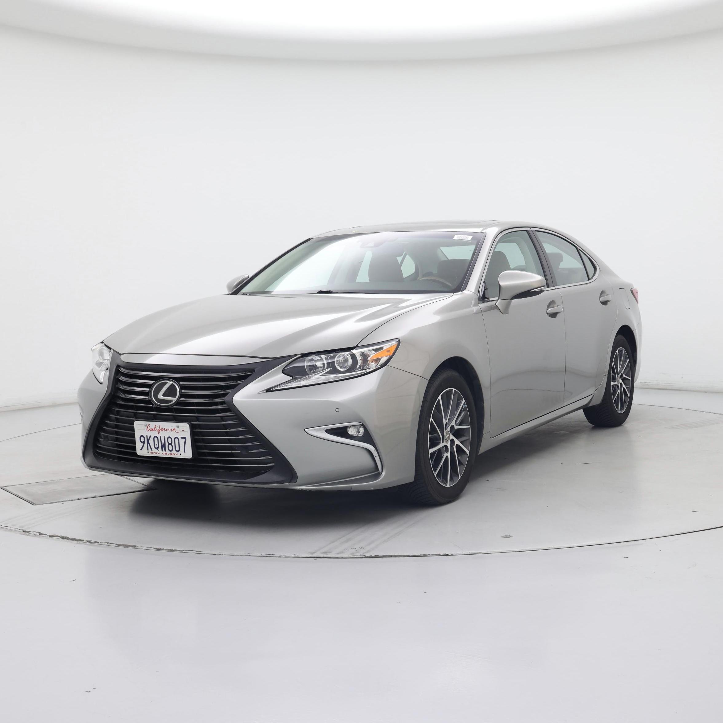 Thumbnail: 2017 Lexus ES - 4