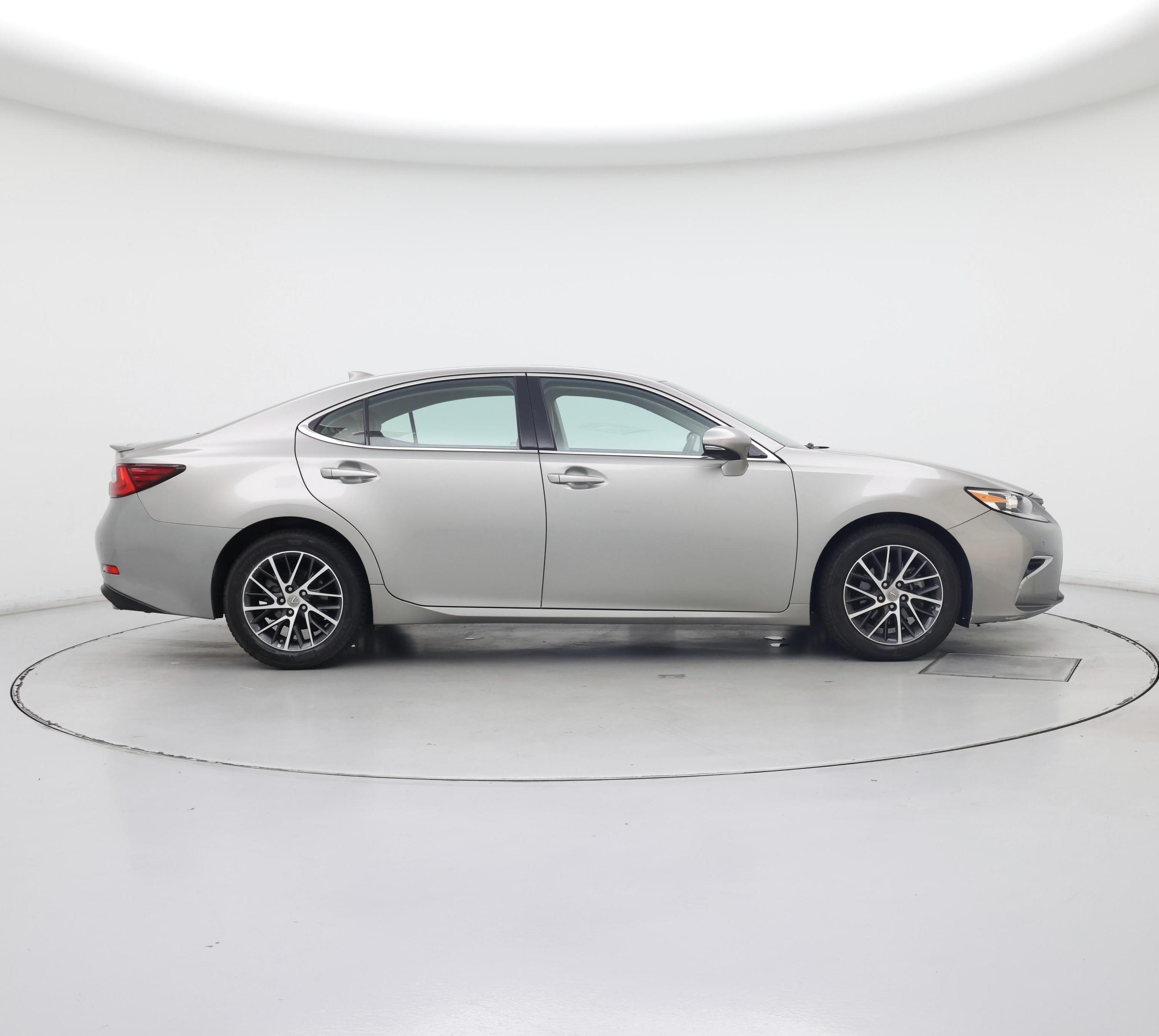 Thumbnail: 2017 Lexus ES - 7