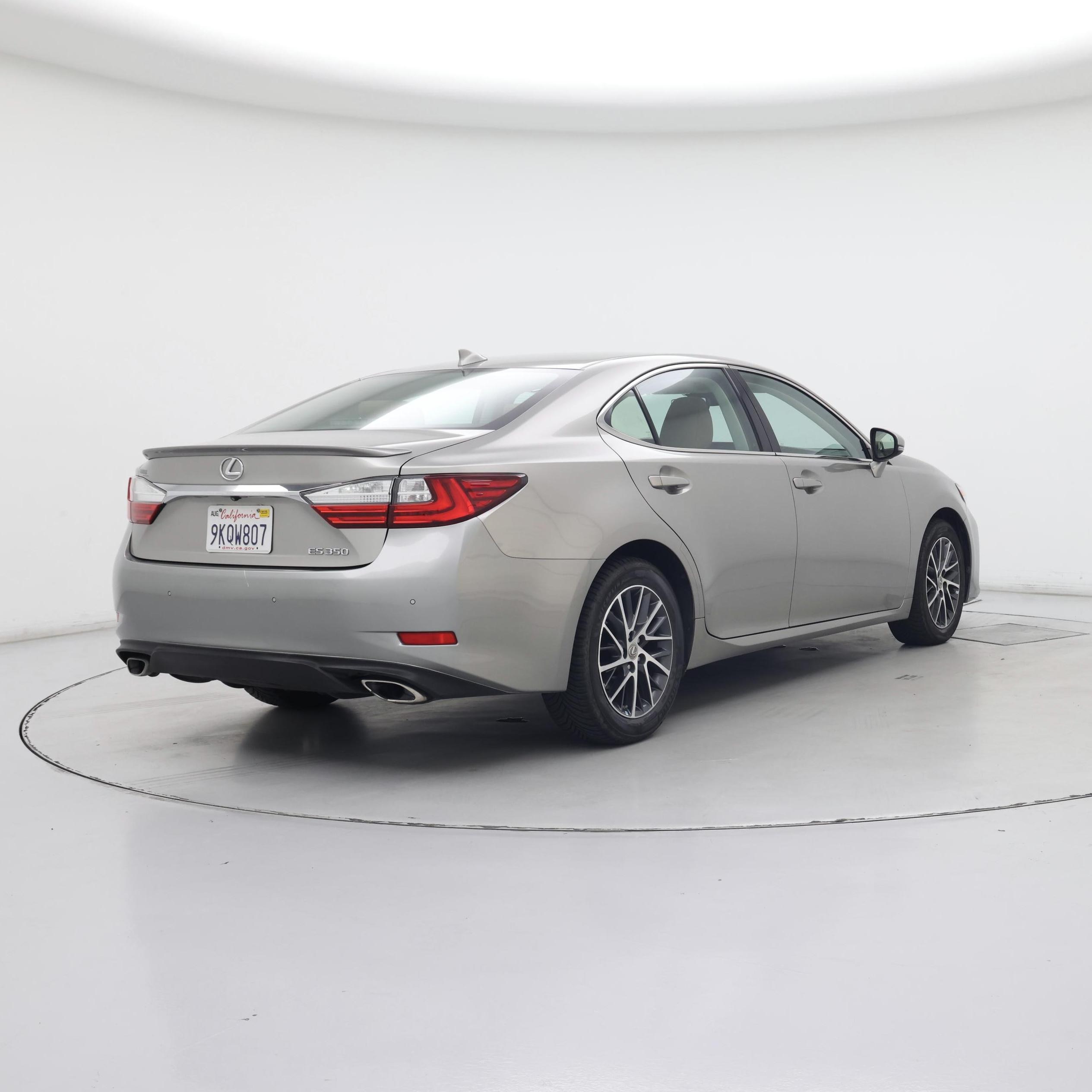 Thumbnail: 2017 Lexus ES - 8