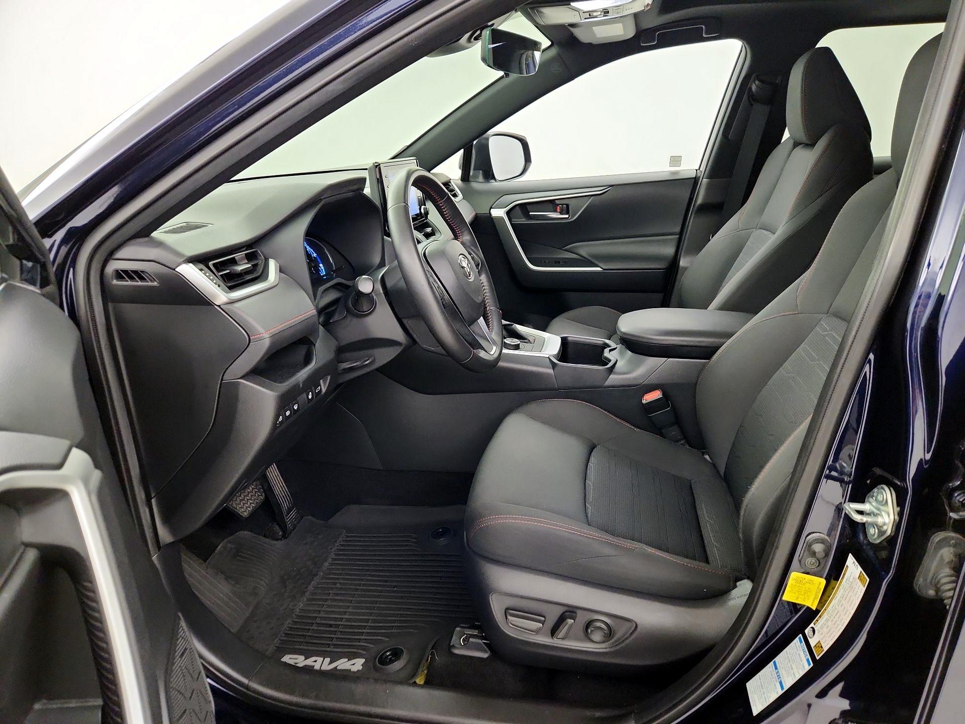 Thumbnail: 2022 Toyota RAV4 - 11