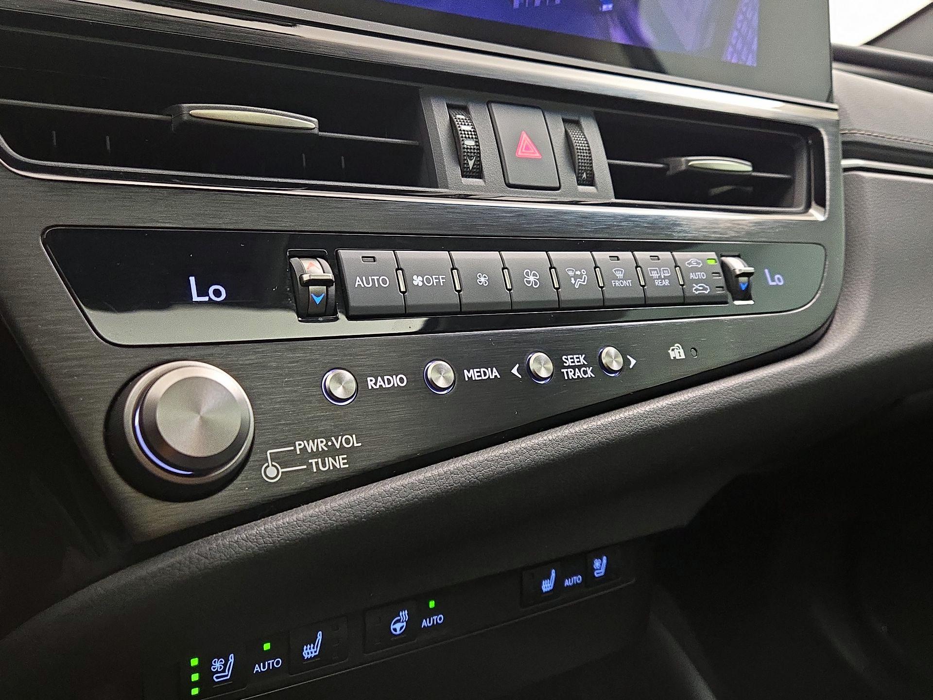 Thumbnail: 2024 Lexus ES - 15