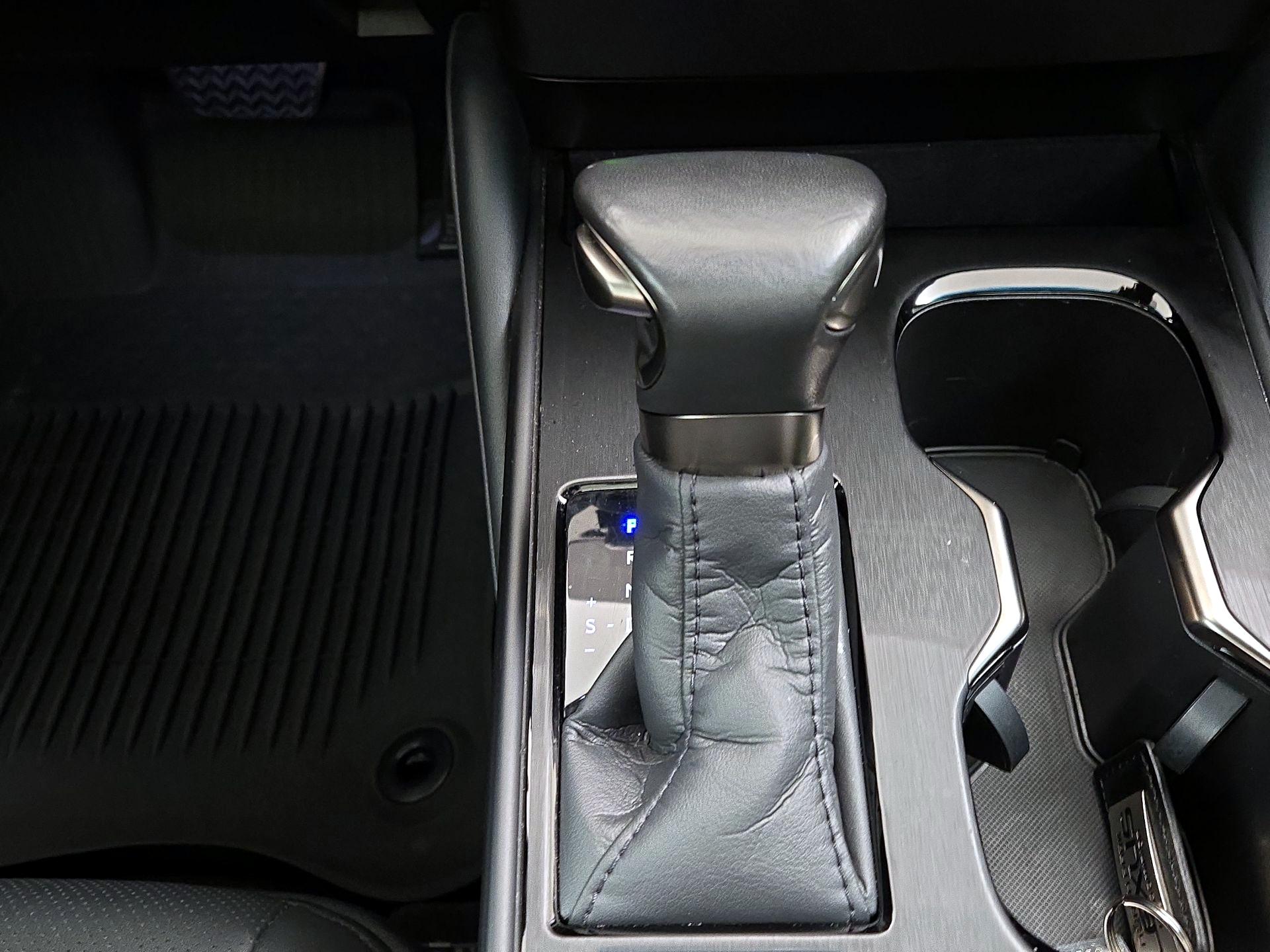 Thumbnail: 2024 Lexus ES - 16