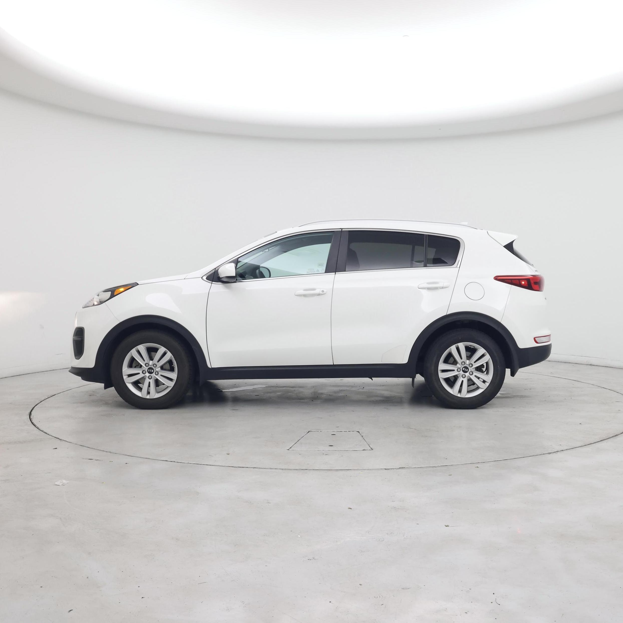 Thumbnail: 2017 Kia Sportage - 3