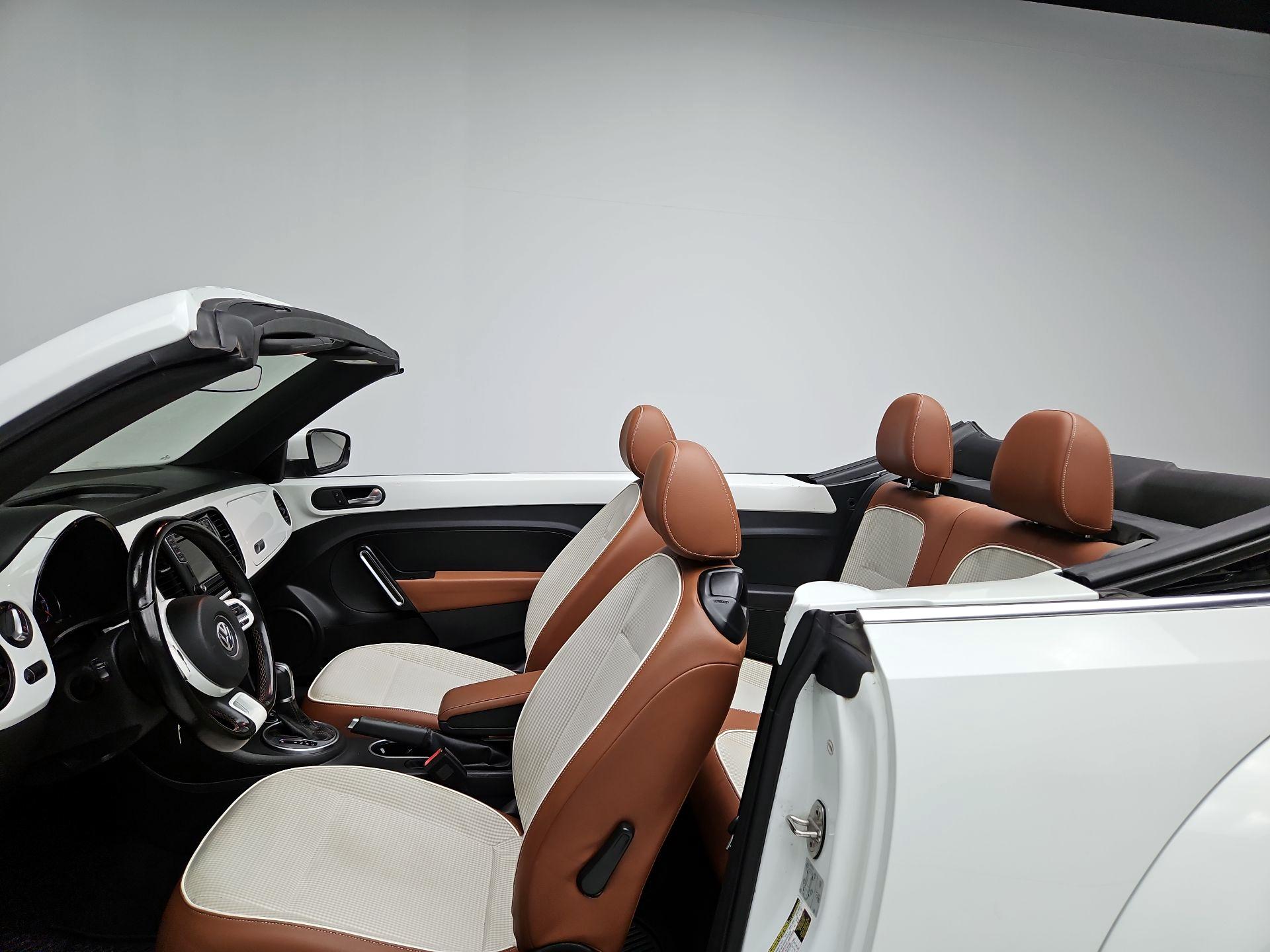 Thumbnail: 2017 Volkswagen Beetle - 20