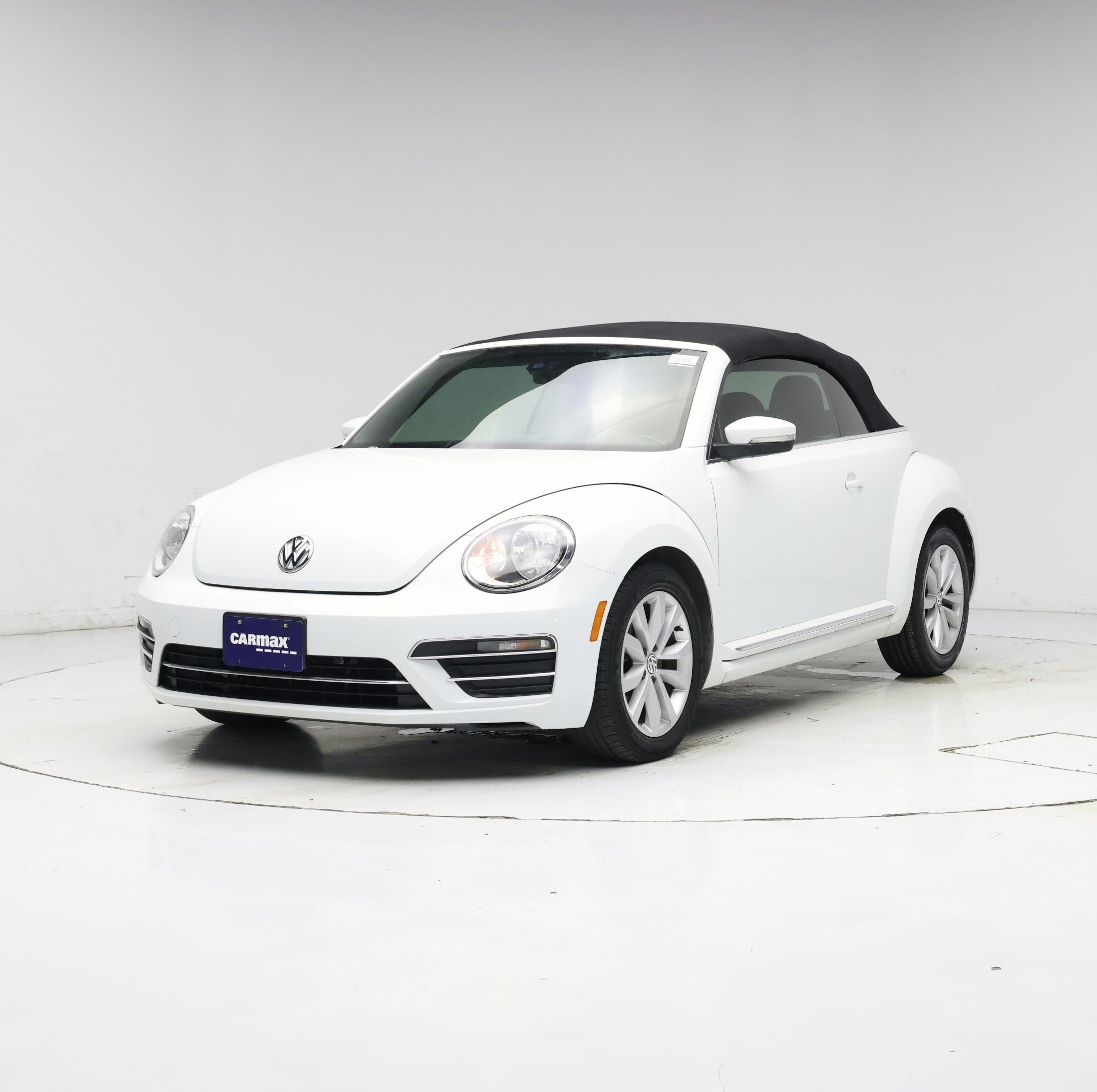 Thumbnail: 2017 Volkswagen Beetle - 4