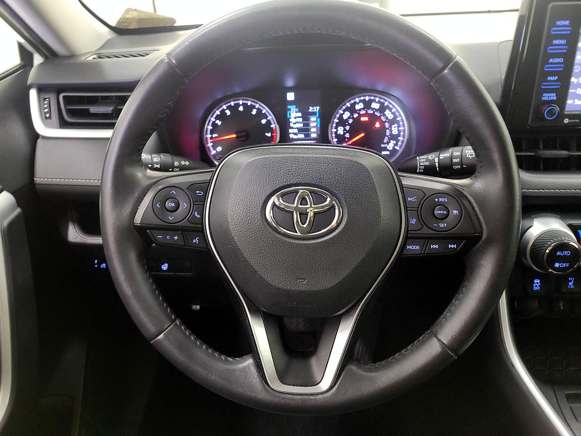 Thumbnail: 2021 Toyota RAV4 - 10