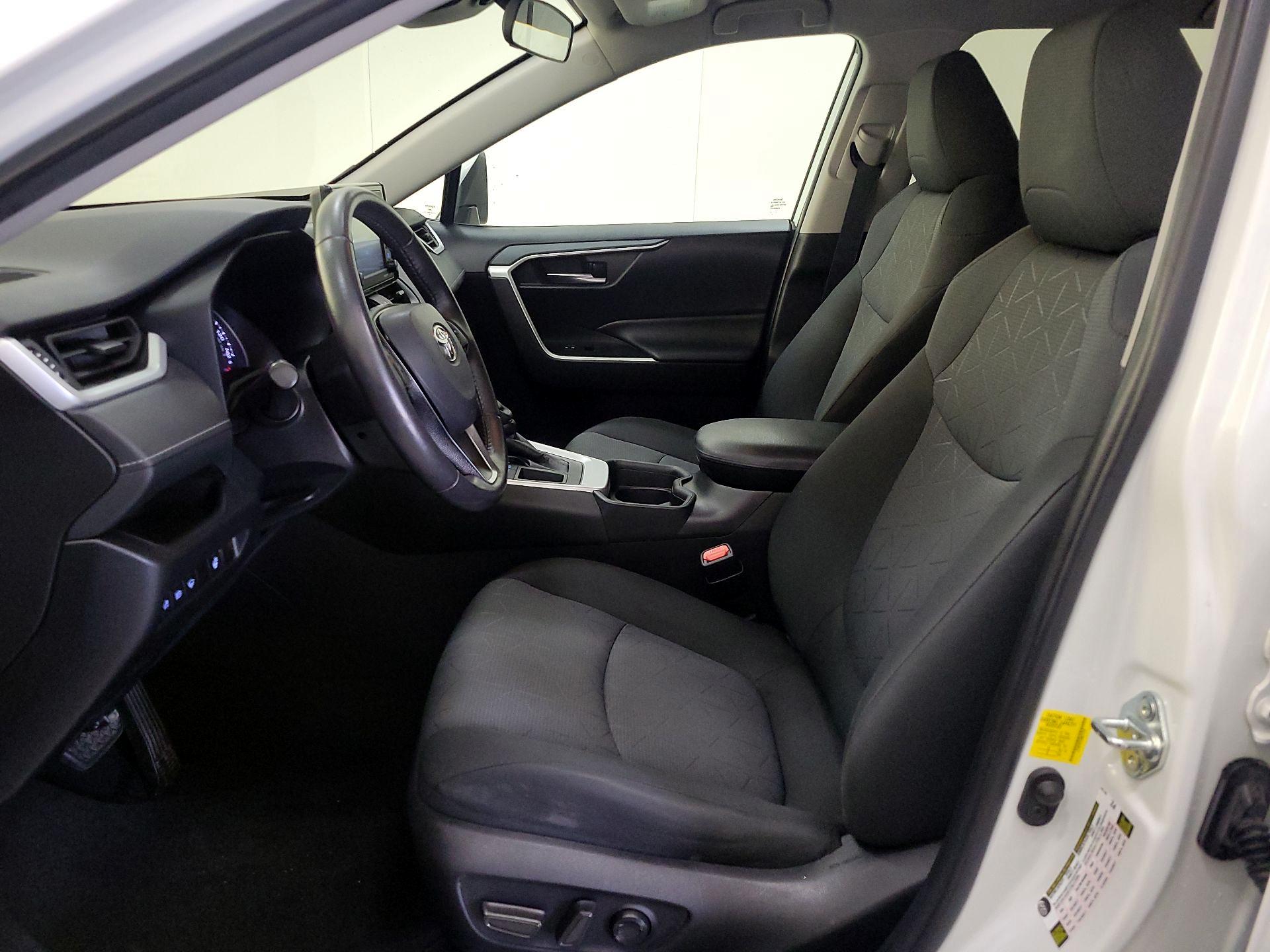 Thumbnail: 2021 Toyota RAV4 - 11