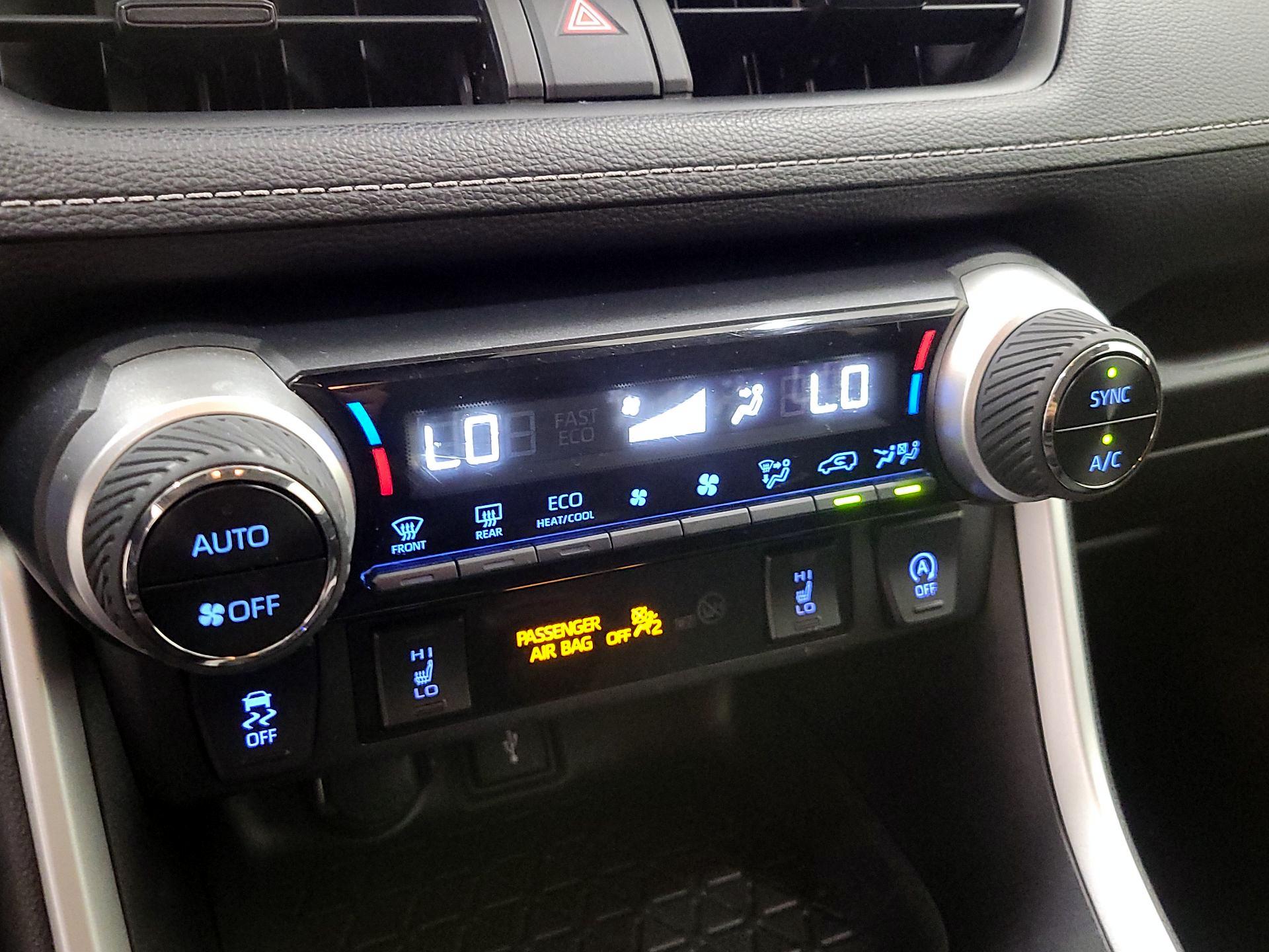 Thumbnail: 2021 Toyota RAV4 - 16