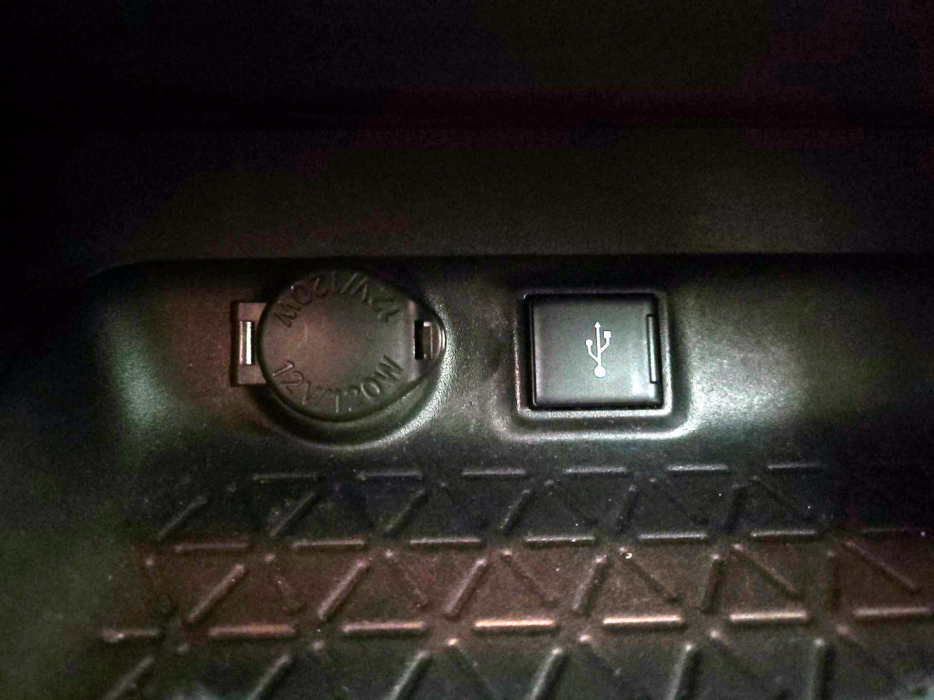 Thumbnail: 2021 Toyota RAV4 - 18