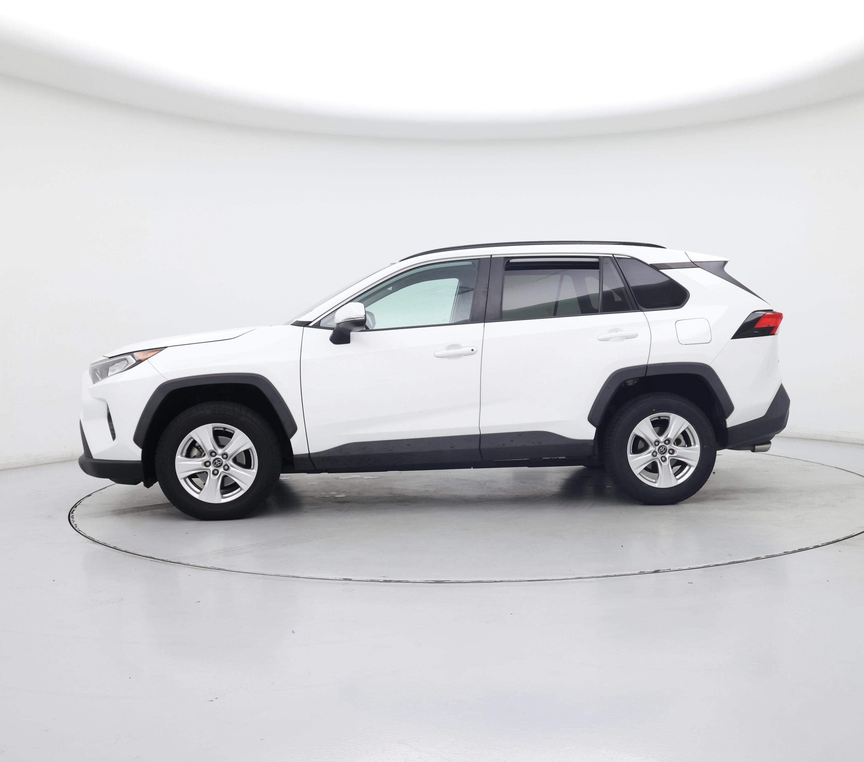 Thumbnail: 2021 Toyota RAV4 - 3