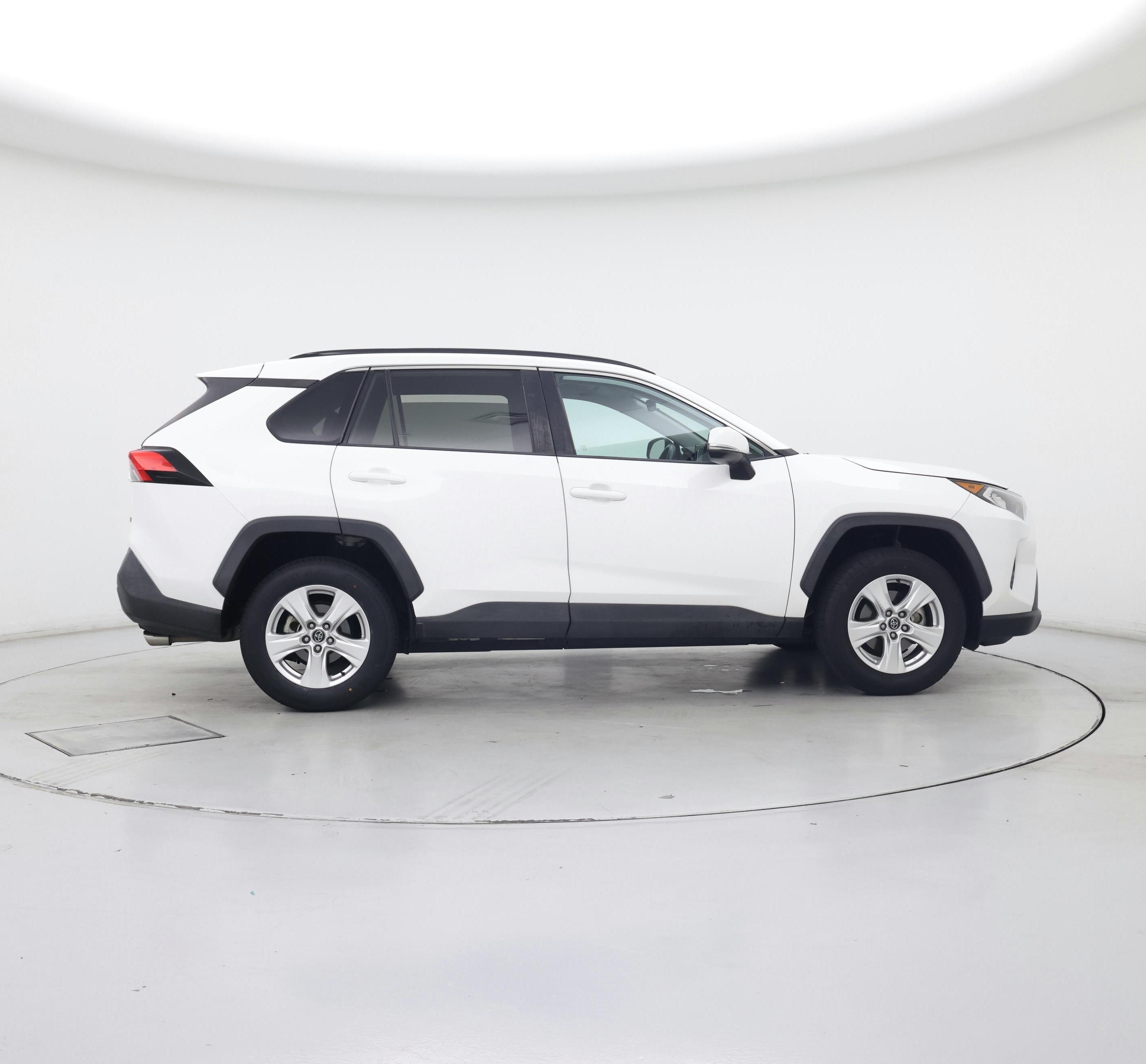 Thumbnail: 2021 Toyota RAV4 - 7