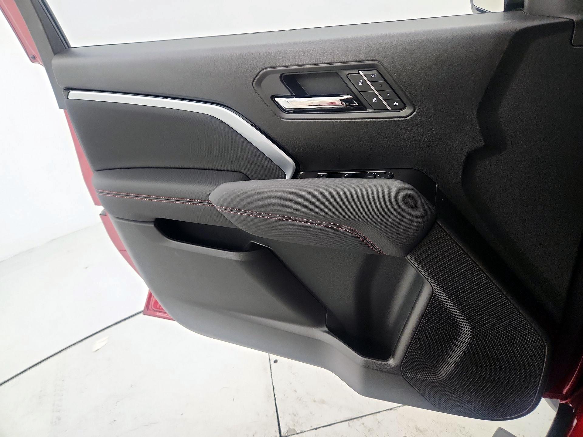Thumbnail: 2025 Chevrolet Colorado - 12
