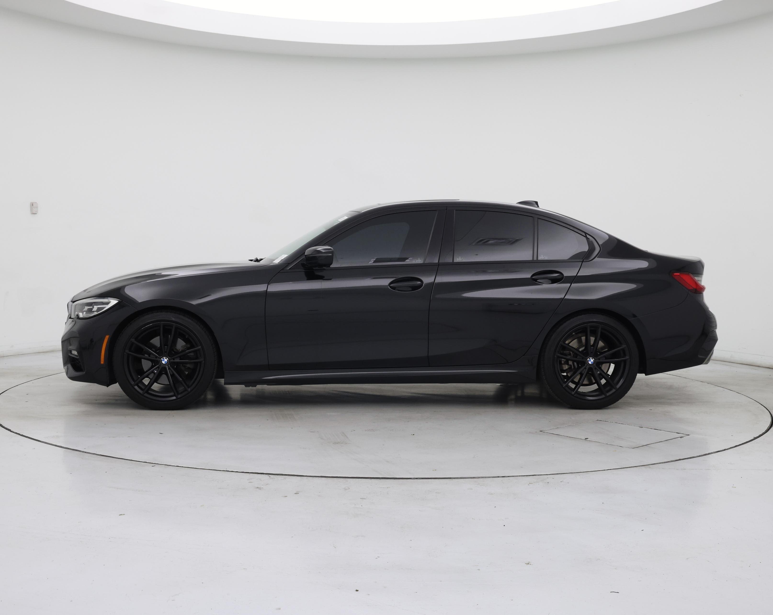 Thumbnail: 2019 BMW 3 Series - 3