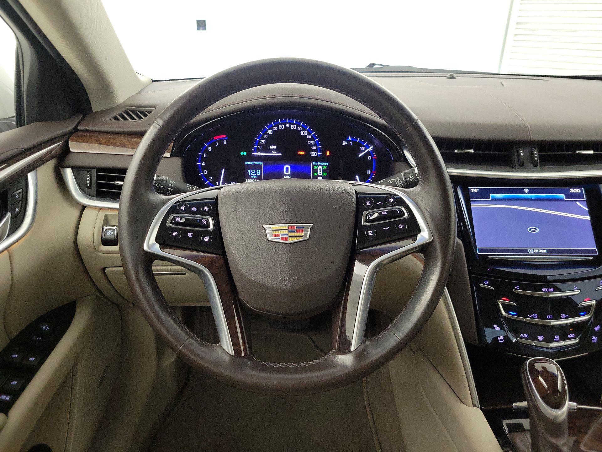 Thumbnail: 2016 Cadillac XTS - 10