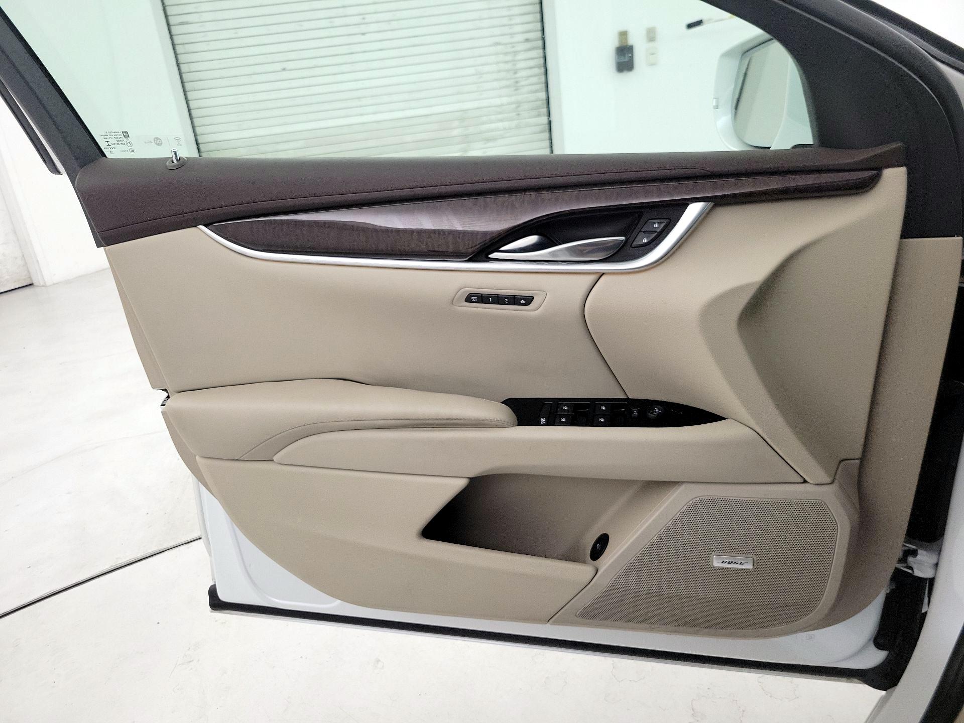Thumbnail: 2016 Cadillac XTS - 12