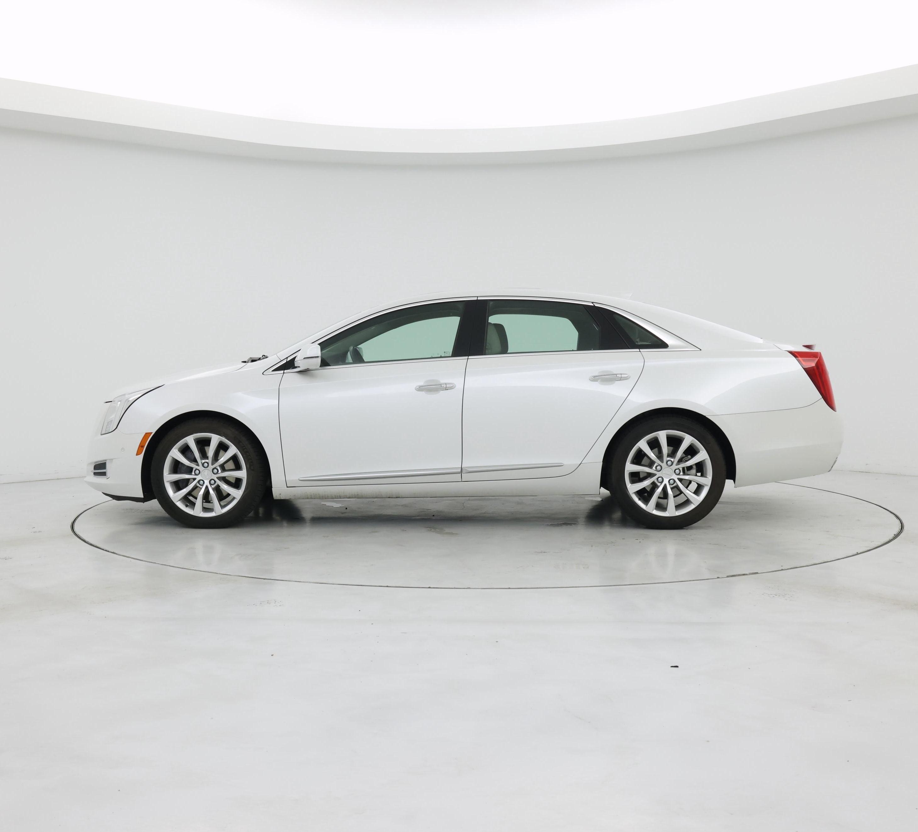Thumbnail: 2016 Cadillac XTS - 3