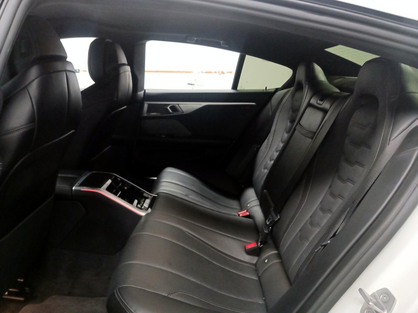 2021 BMW 8 Series M850i - Photo 21