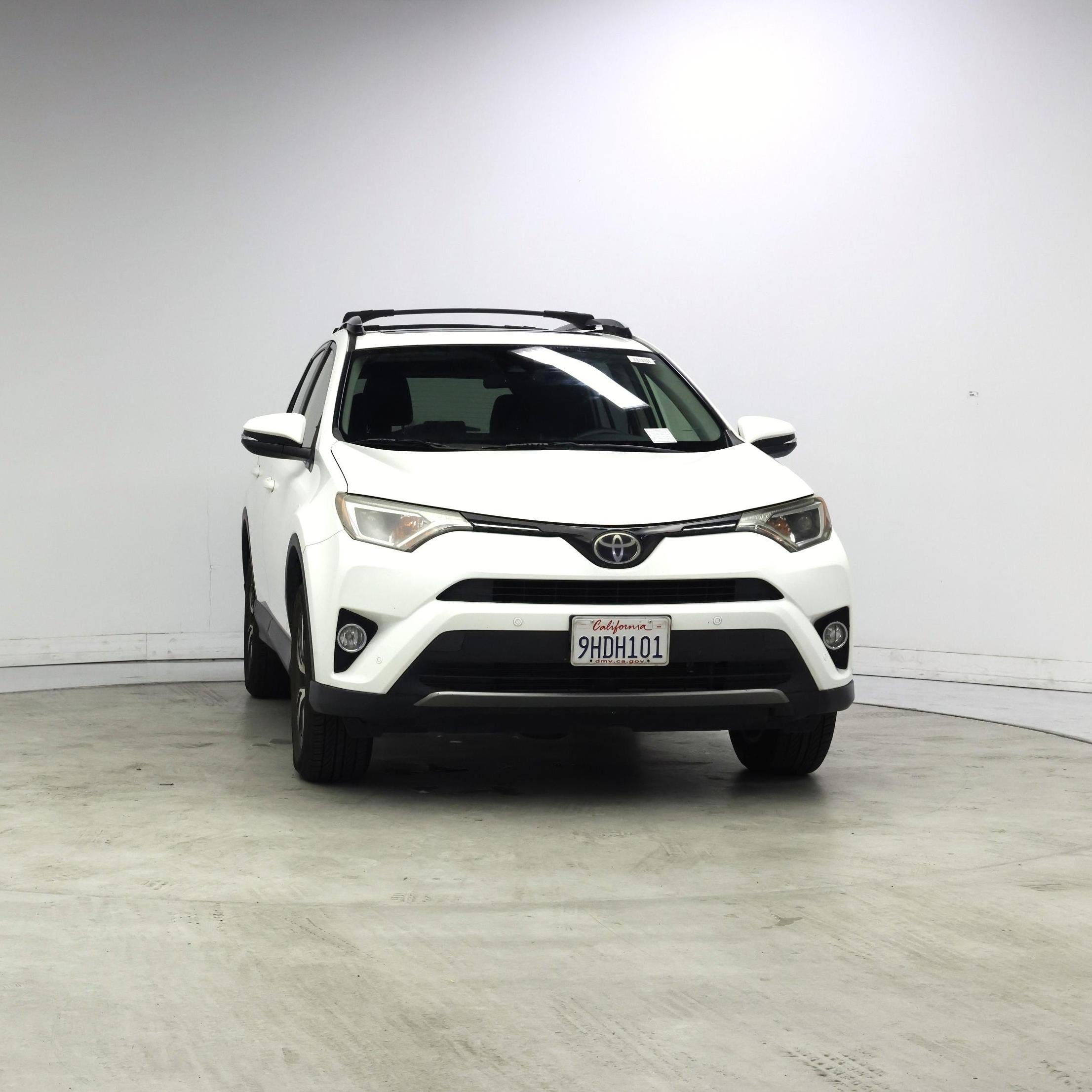 Thumbnail: 2017 Toyota RAV4 - 5