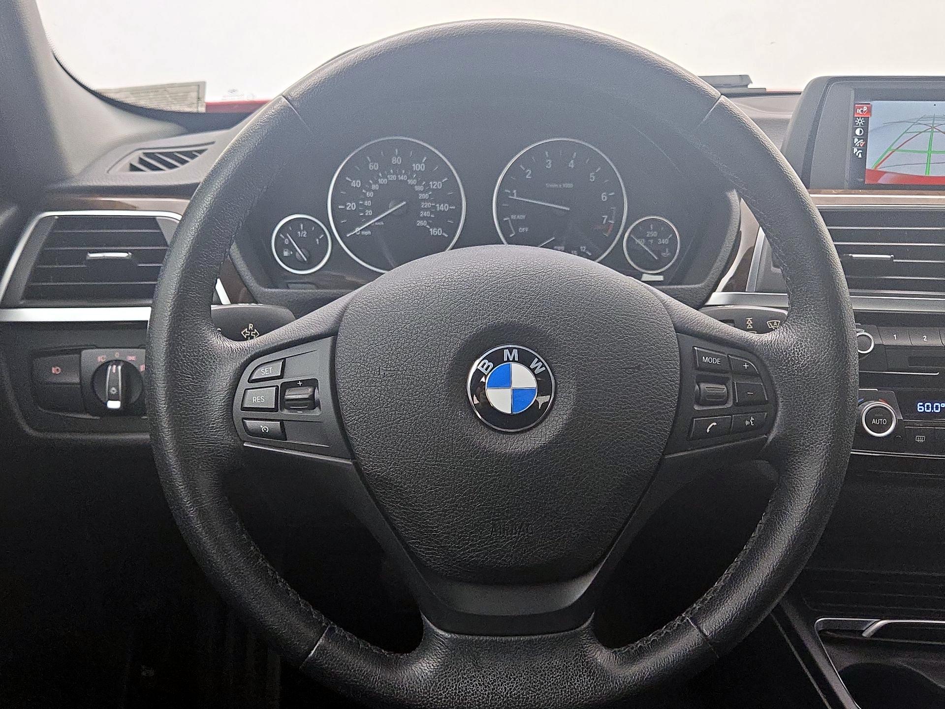 Thumbnail: 2016 BMW 3 Series - 10