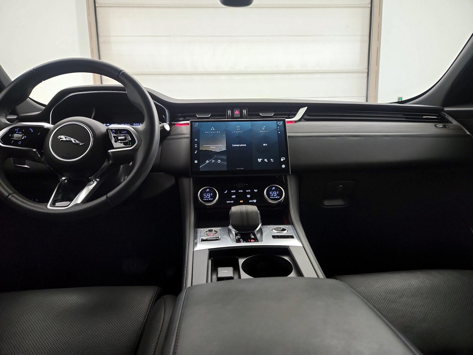 Thumbnail: 2023 Jaguar F-Pace - 9