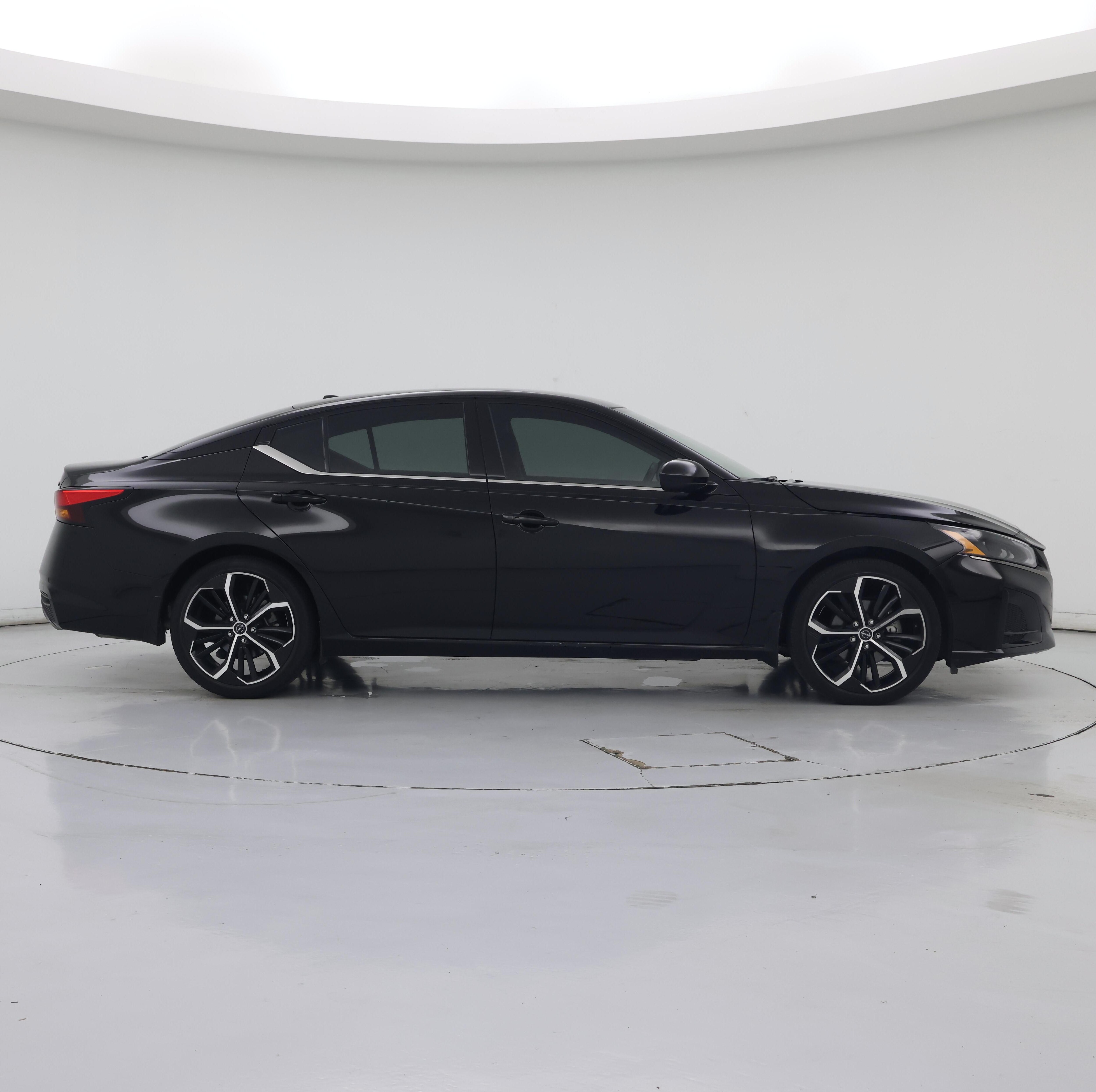 Thumbnail: 2023 Nissan Altima - 7