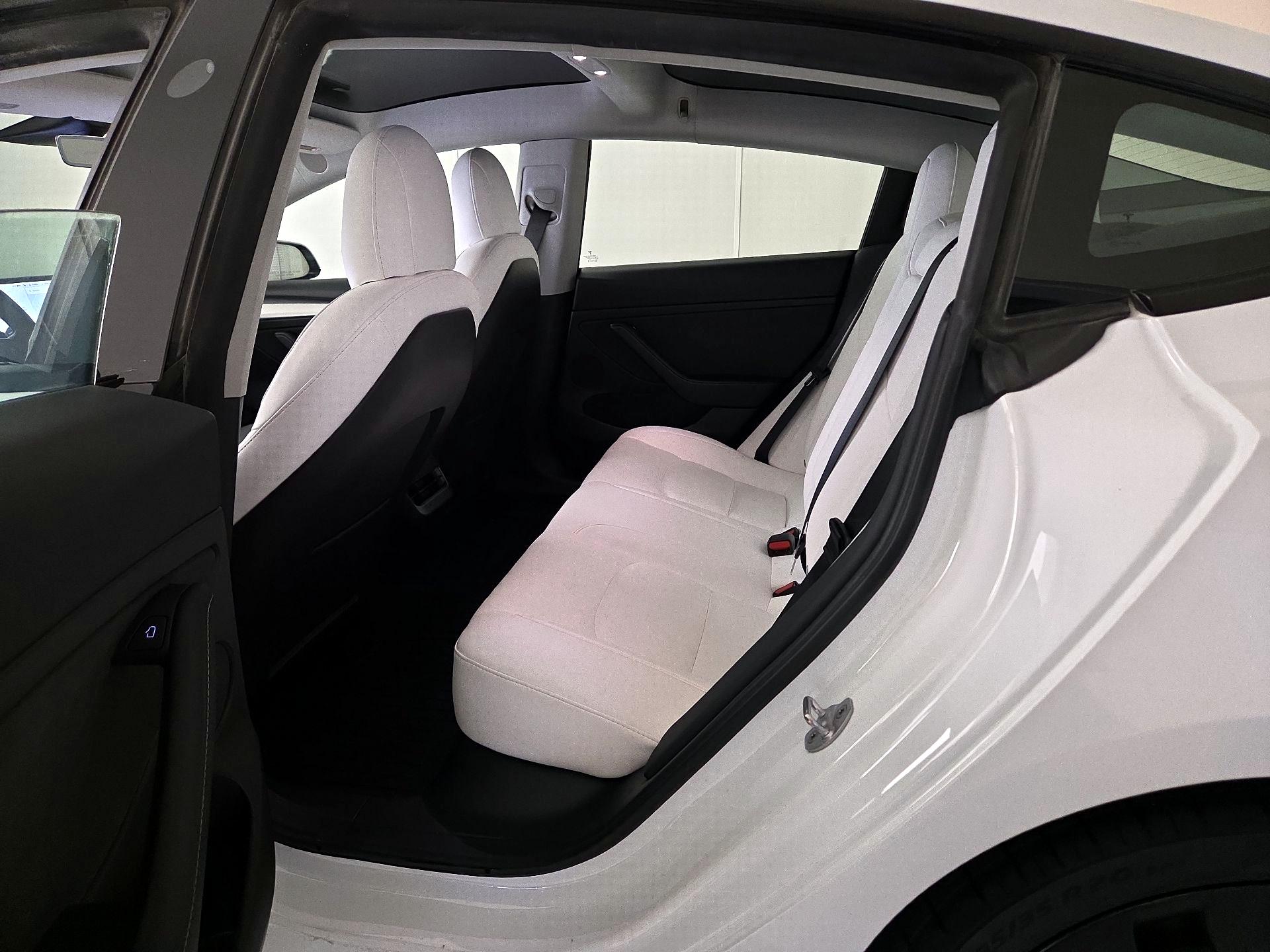 Thumbnail: 2022 Tesla Model 3 - 20