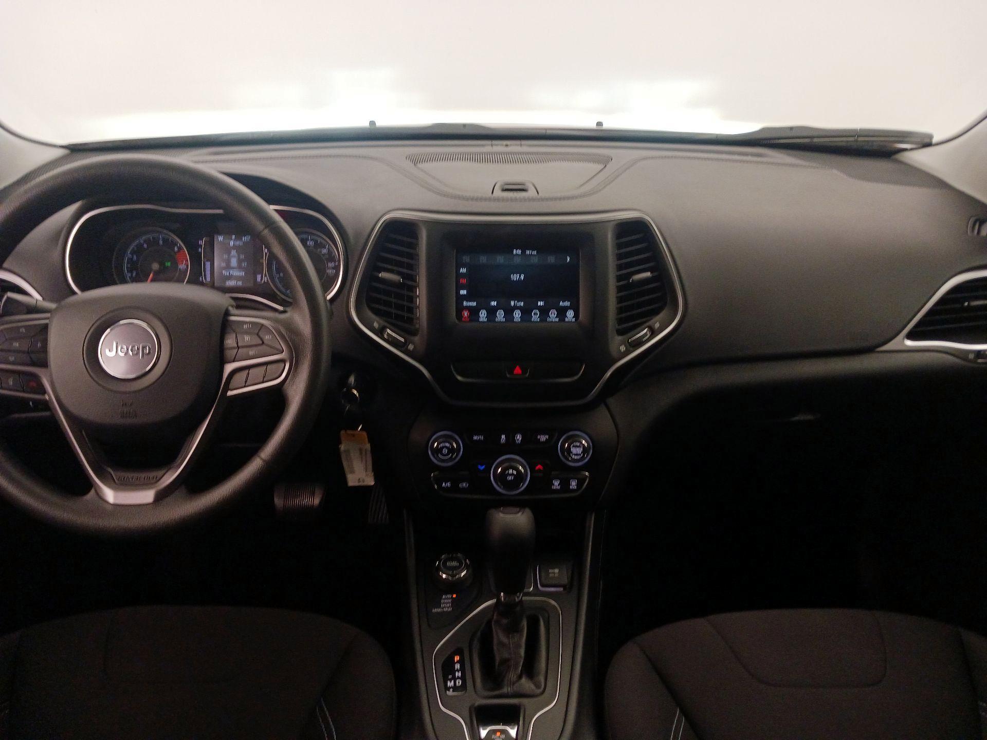Thumbnail: 2020 Jeep Cherokee - 9