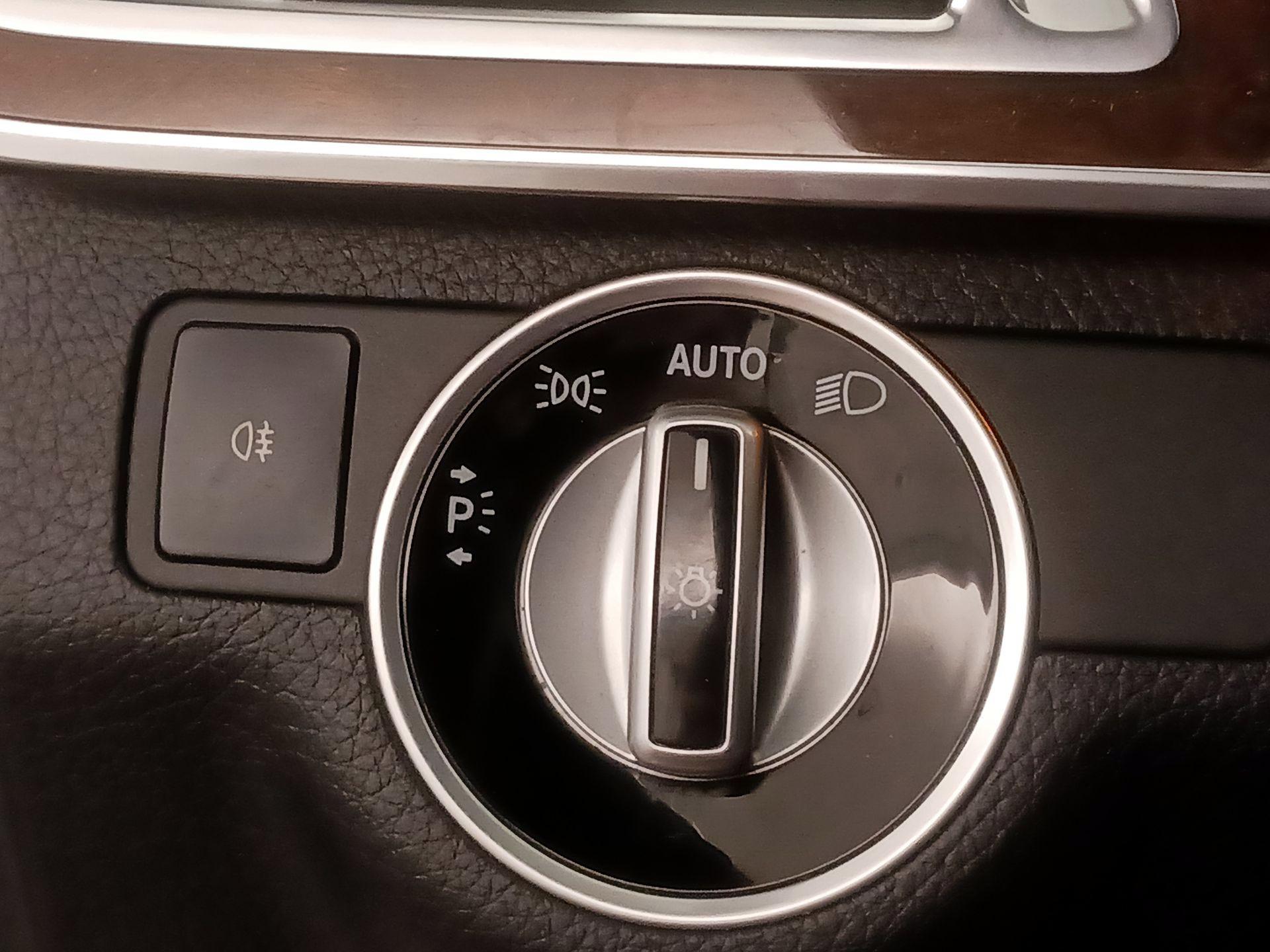 Thumbnail: 2016 Mercedes-Benz E-Class - 13