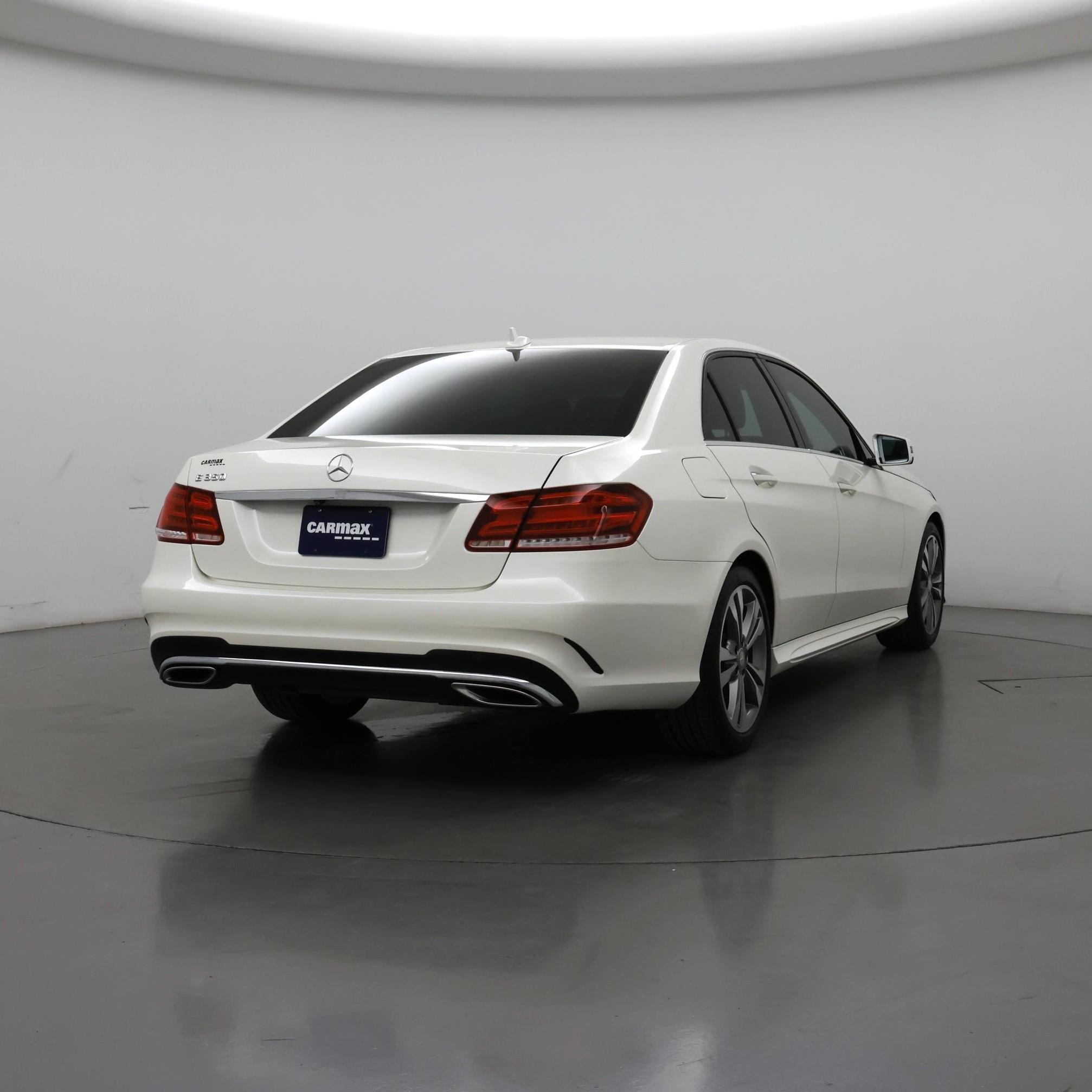 Thumbnail: 2016 Mercedes-Benz E-Class - 8
