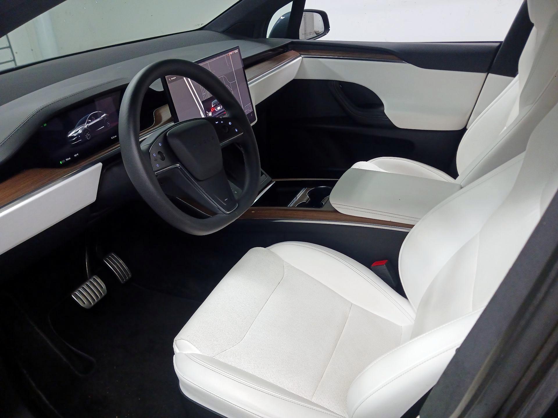 Thumbnail: 2022 Tesla Model X - 9